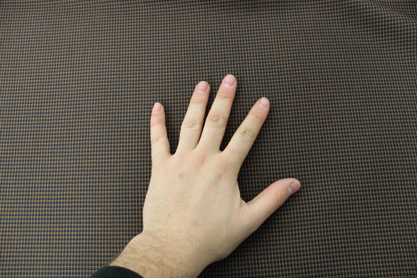Tissu laine froide - pieds de puce - noir et marron - photo 4/4 | So Tissus