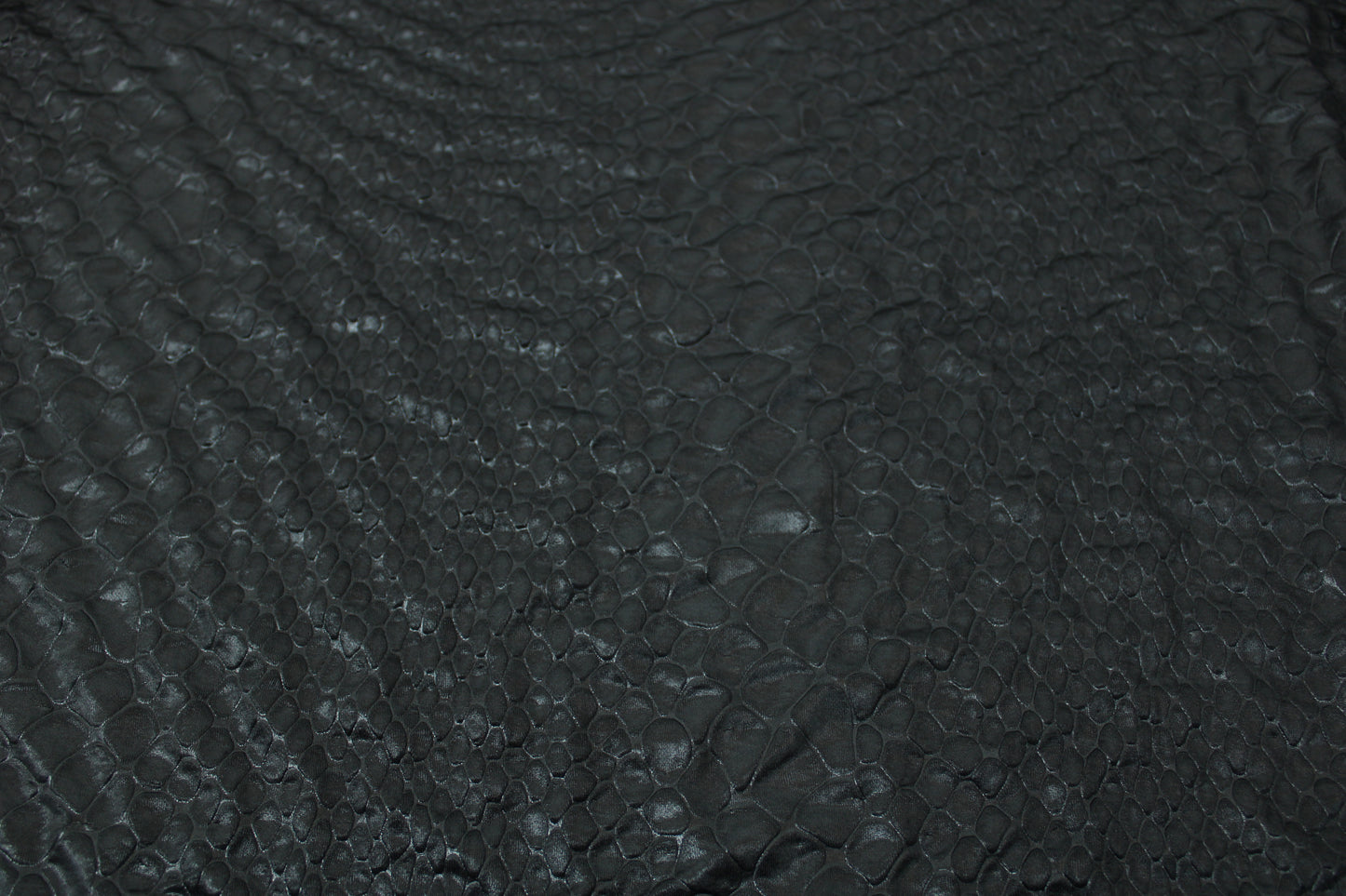Tissu maille imitation reptile - noir - photo 4/4 | So Tissus