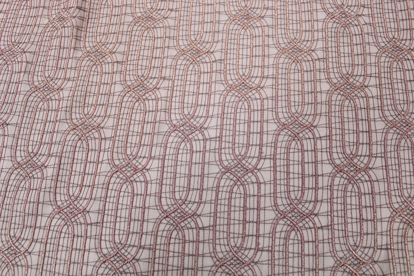 Tissu voile coton brodé - motif géométrique - vieux rose - photo 5/5 | So Tissus