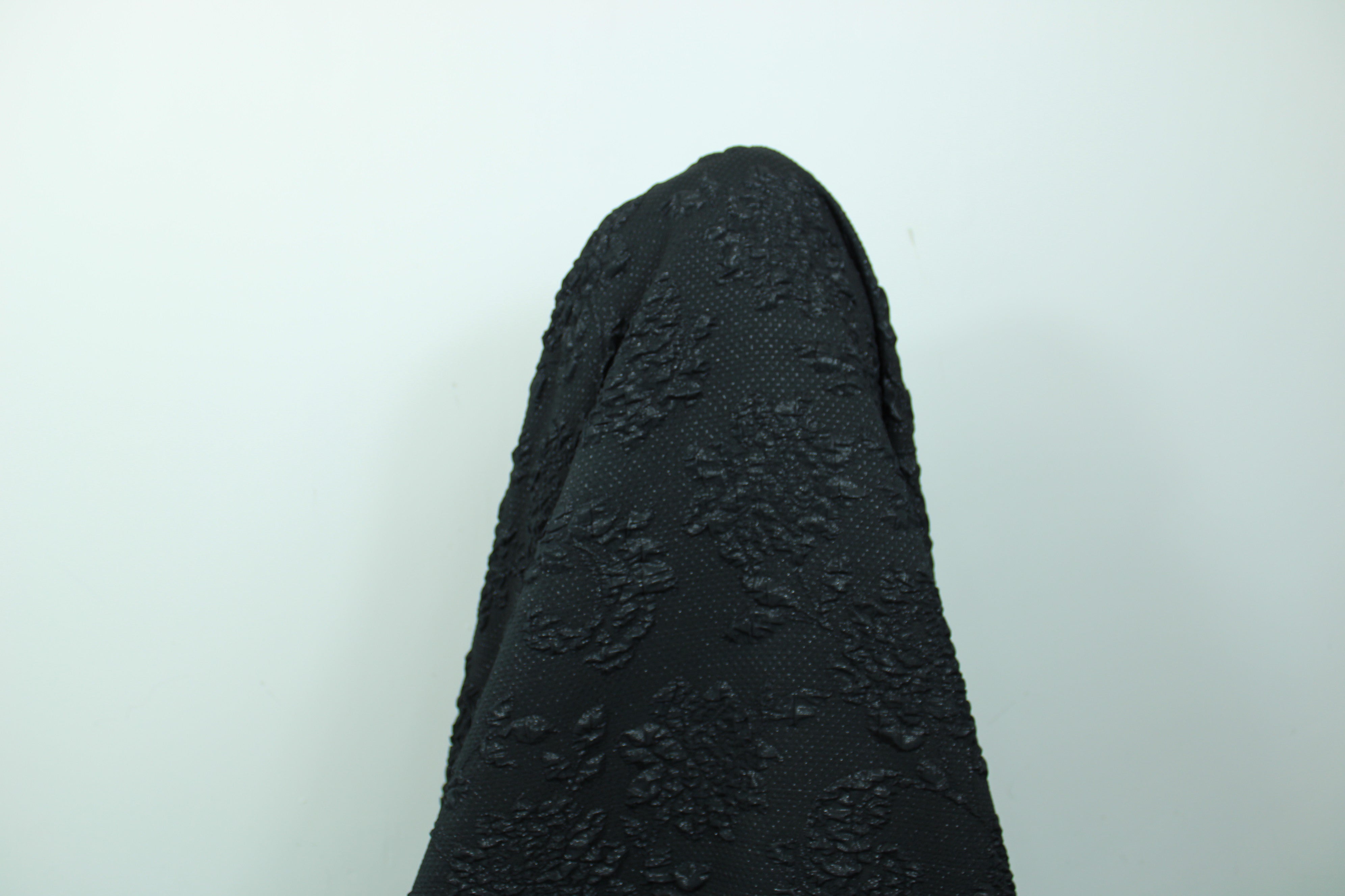 Tissu crêpe viscose gaufré noir - Atelier de la création