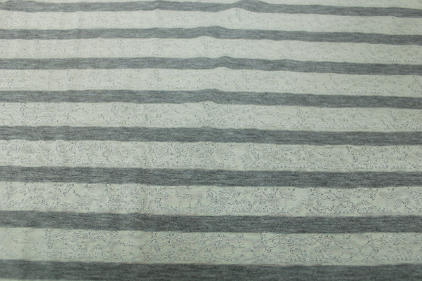 Tissu maille jersey - à rayures - gris et blanc - photo 5/5 | So Tissus