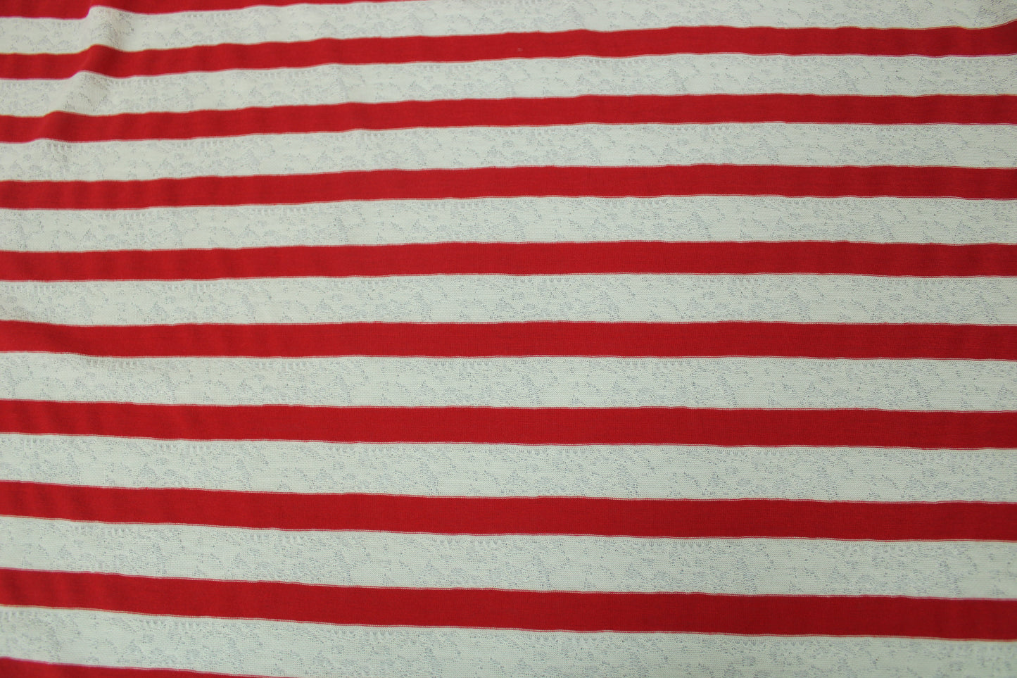 Tissu maille jersey - à rayures - rouge et blanc - photo 5/5 | So Tissus