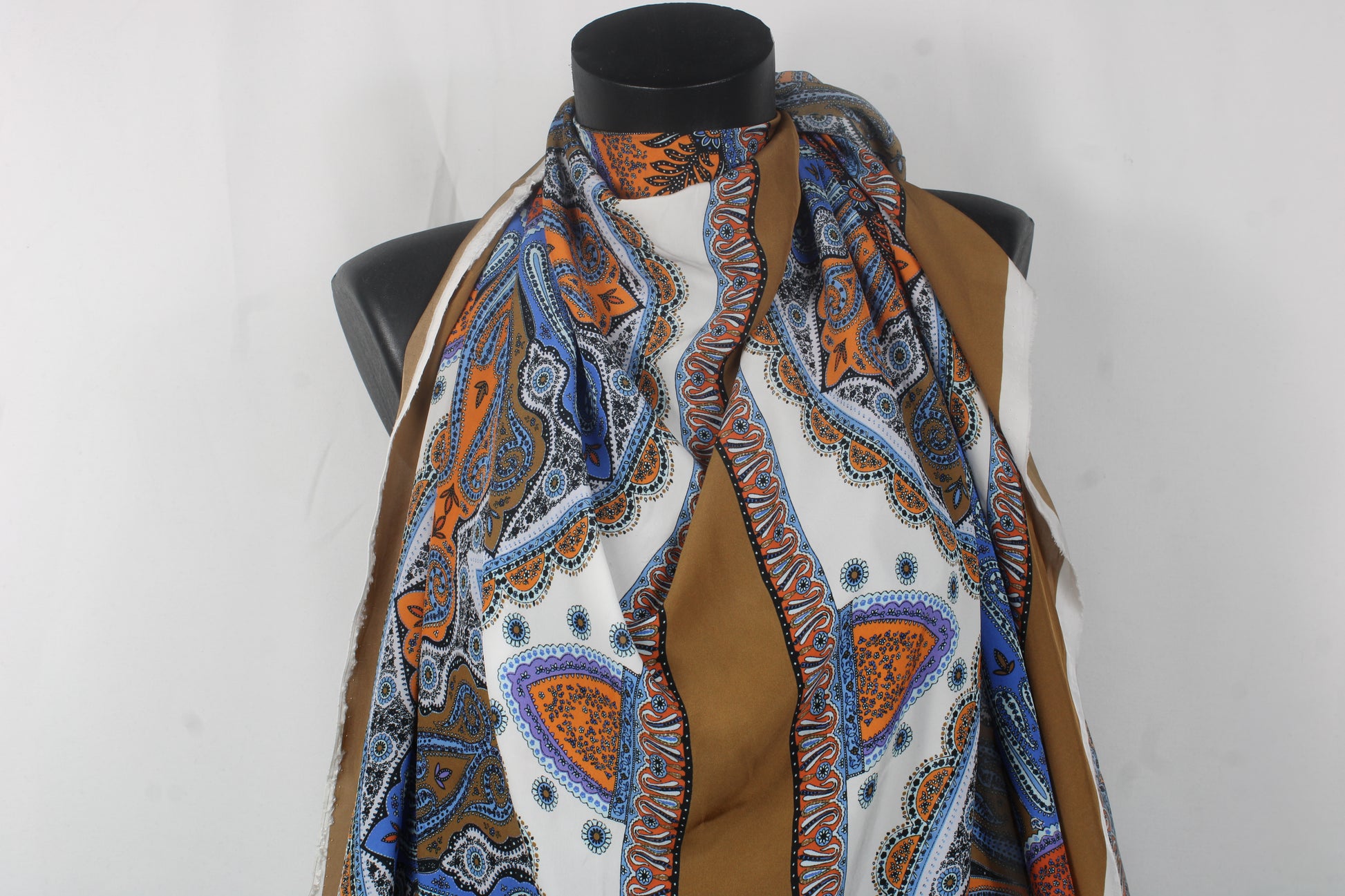 Tissu viscose - imprimé cachemire - bleu, beige et orange - photo 3/5 | So Tissus