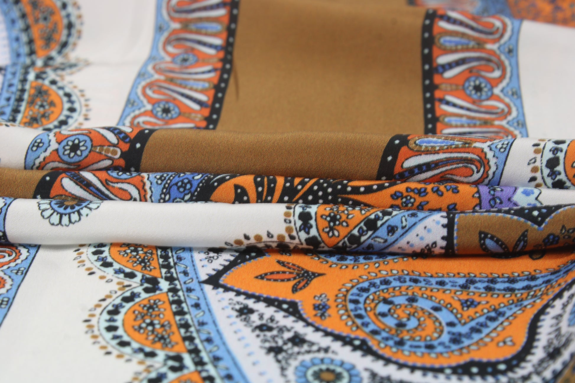 Tissu viscose - imprimé cachemire - bleu, beige et orange - photo 2/5 | So Tissus
