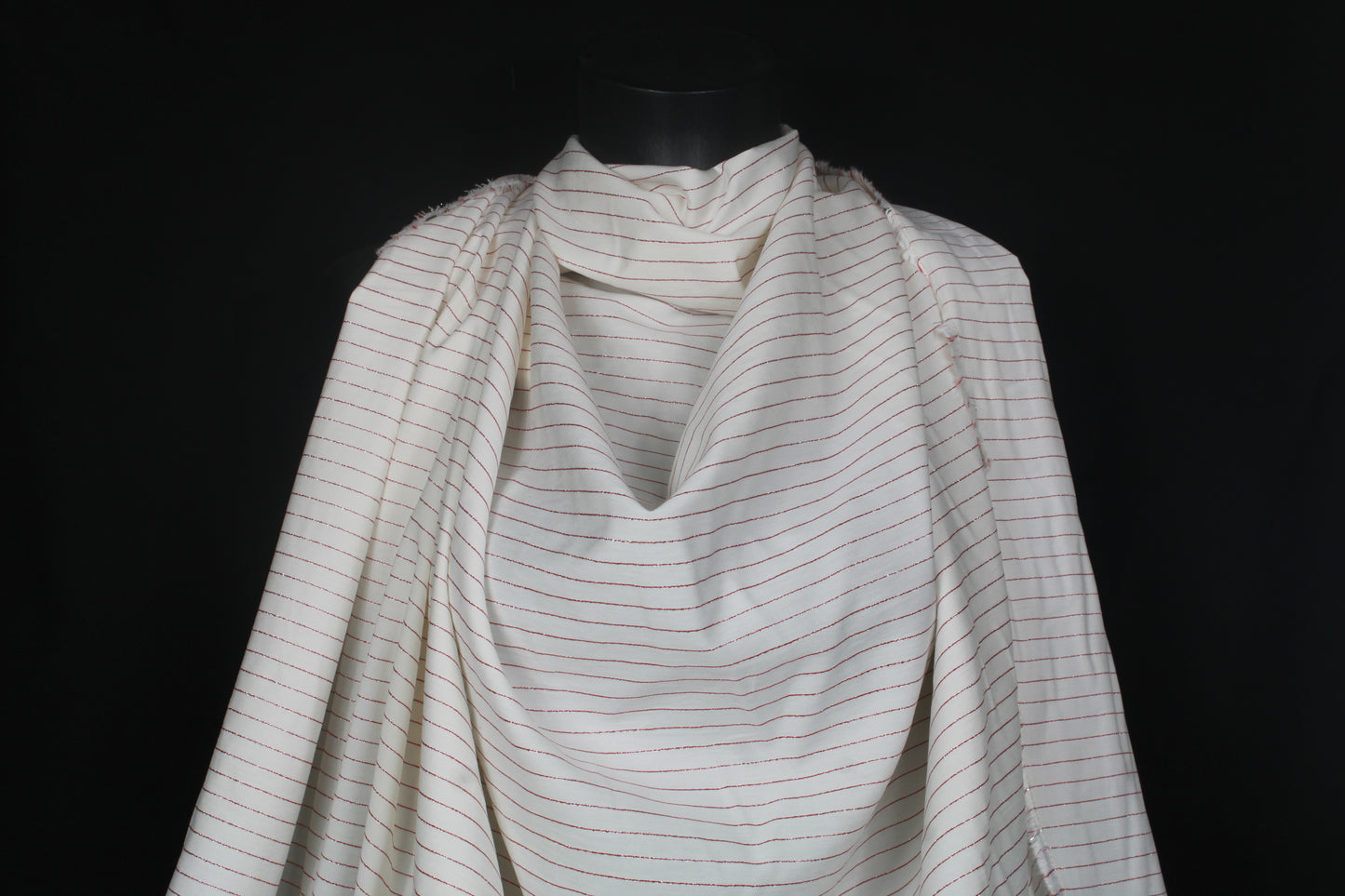 Tissu viscose - à rayures - blanche et rouge lurex - photo 3/5 | So Tissus