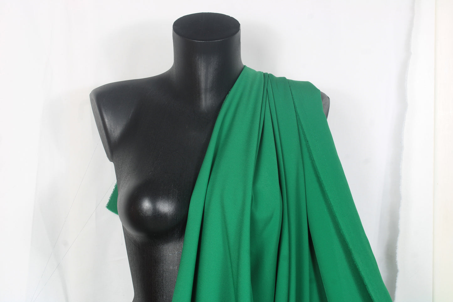 Tissu crêpe de chine - vert prairie - photo 4/4 | So Tissus