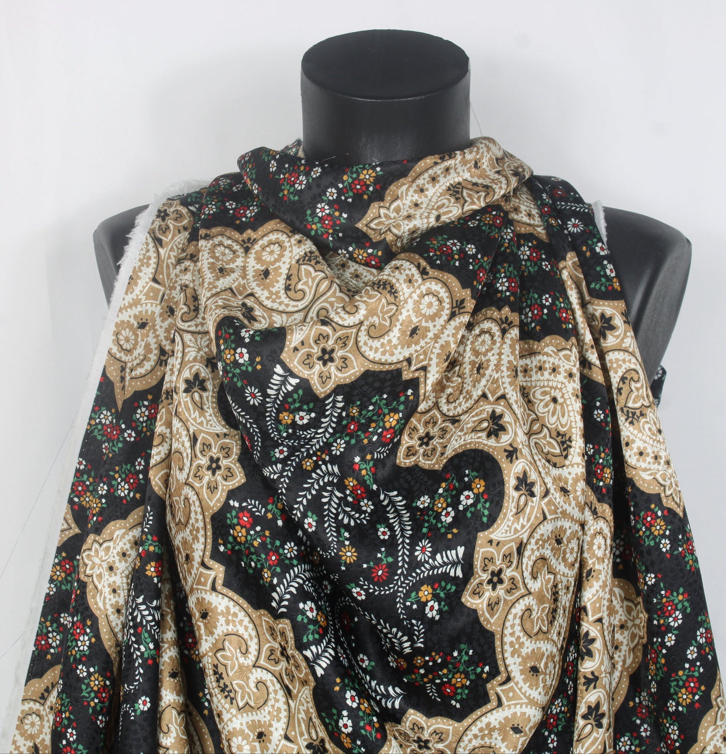 Tissu crêpe de soie 100% - imprimé cachemire - marron et noir - photo 3/5 | So Tissus