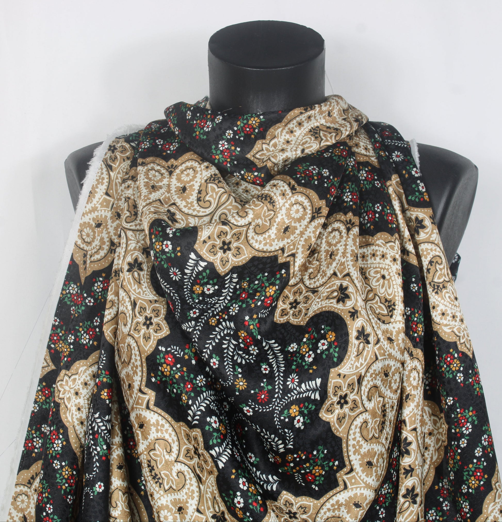 Tissu crêpe de soie 100% - imprimé cachemire - marron et noir - photo 3/5 | So Tissus