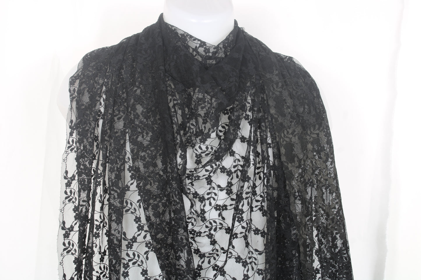 Tissu dentelle - motif fleuri - noir - photo 3/4 | So Tissus
