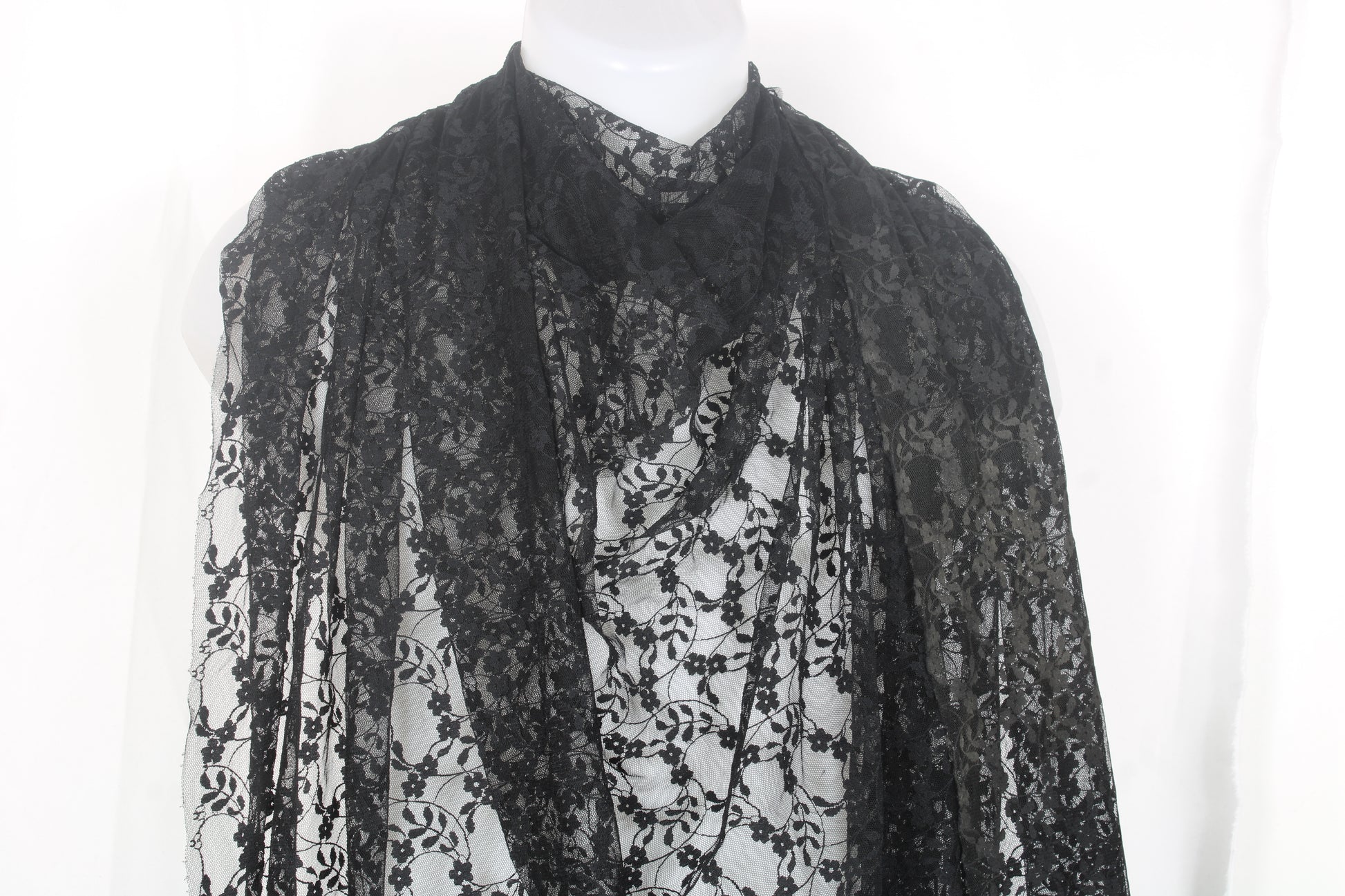 Tissu dentelle - motif fleuri - noir - photo 3/4 | So Tissus