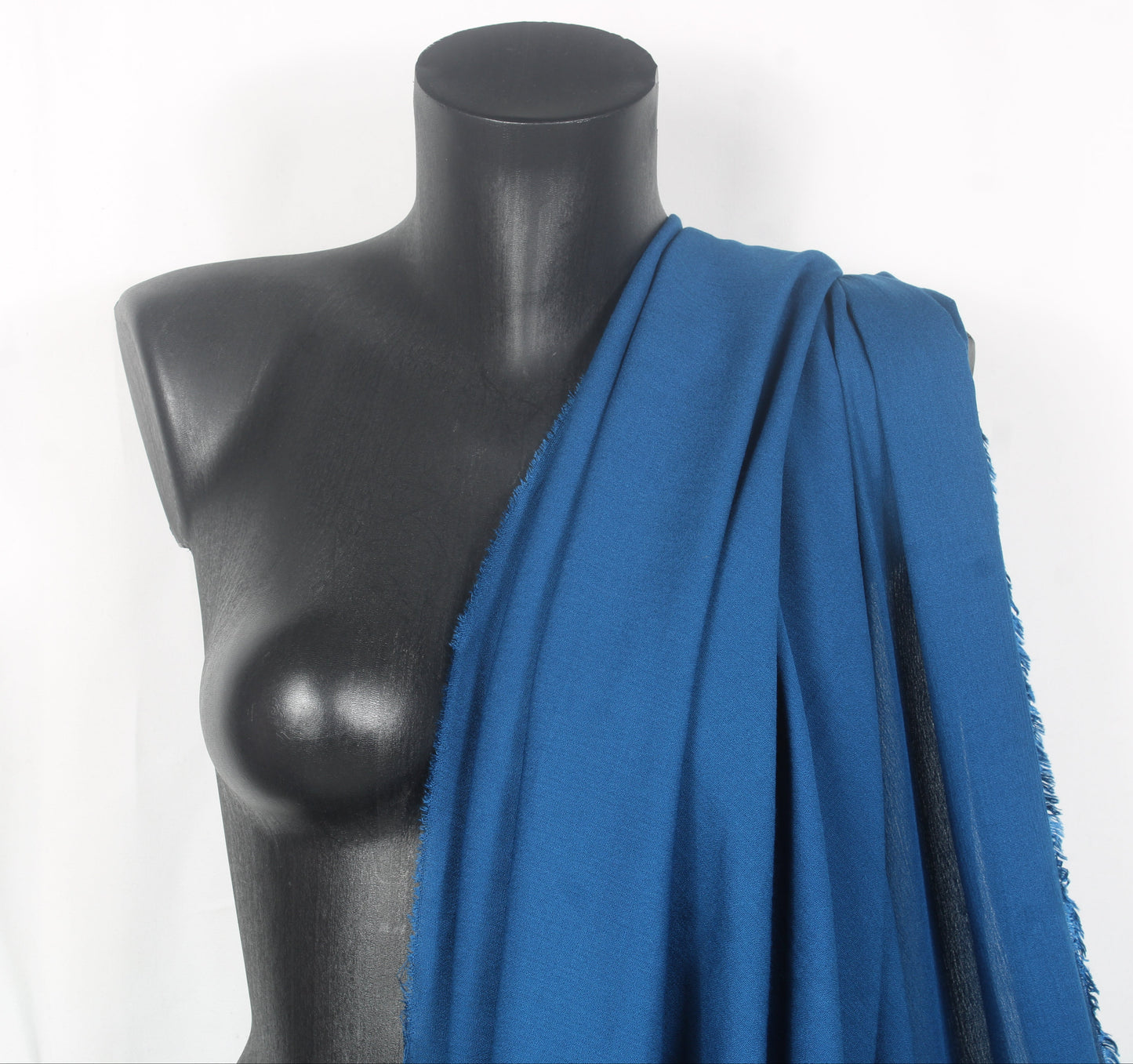 Tissu crêpon viscose - bleu canard - photo 4/4 | So Tissus