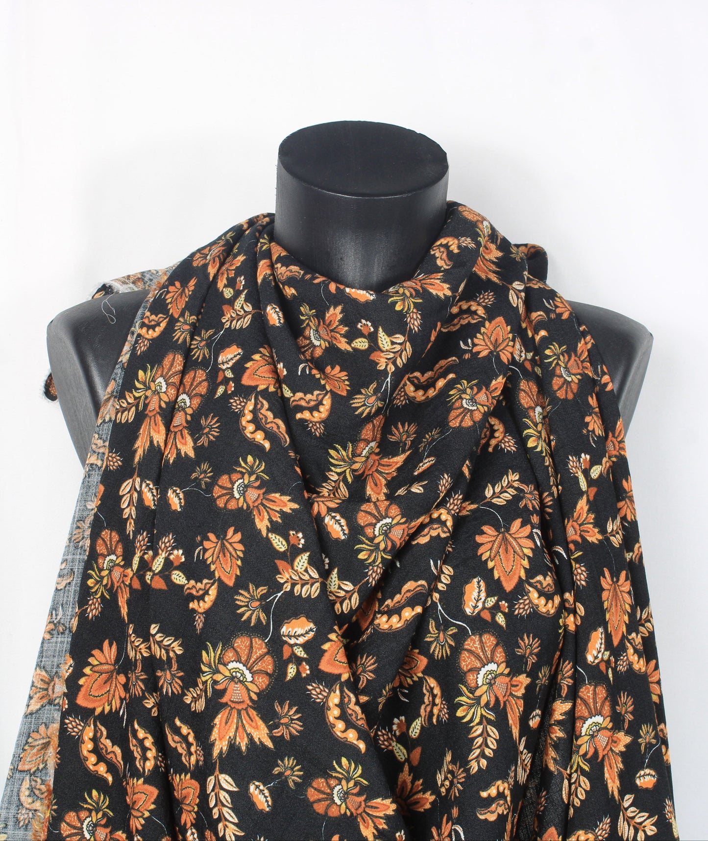 Tissu crêpe viscose - imprimé fleuri - ton orange - photo 4/5 | So Tissus