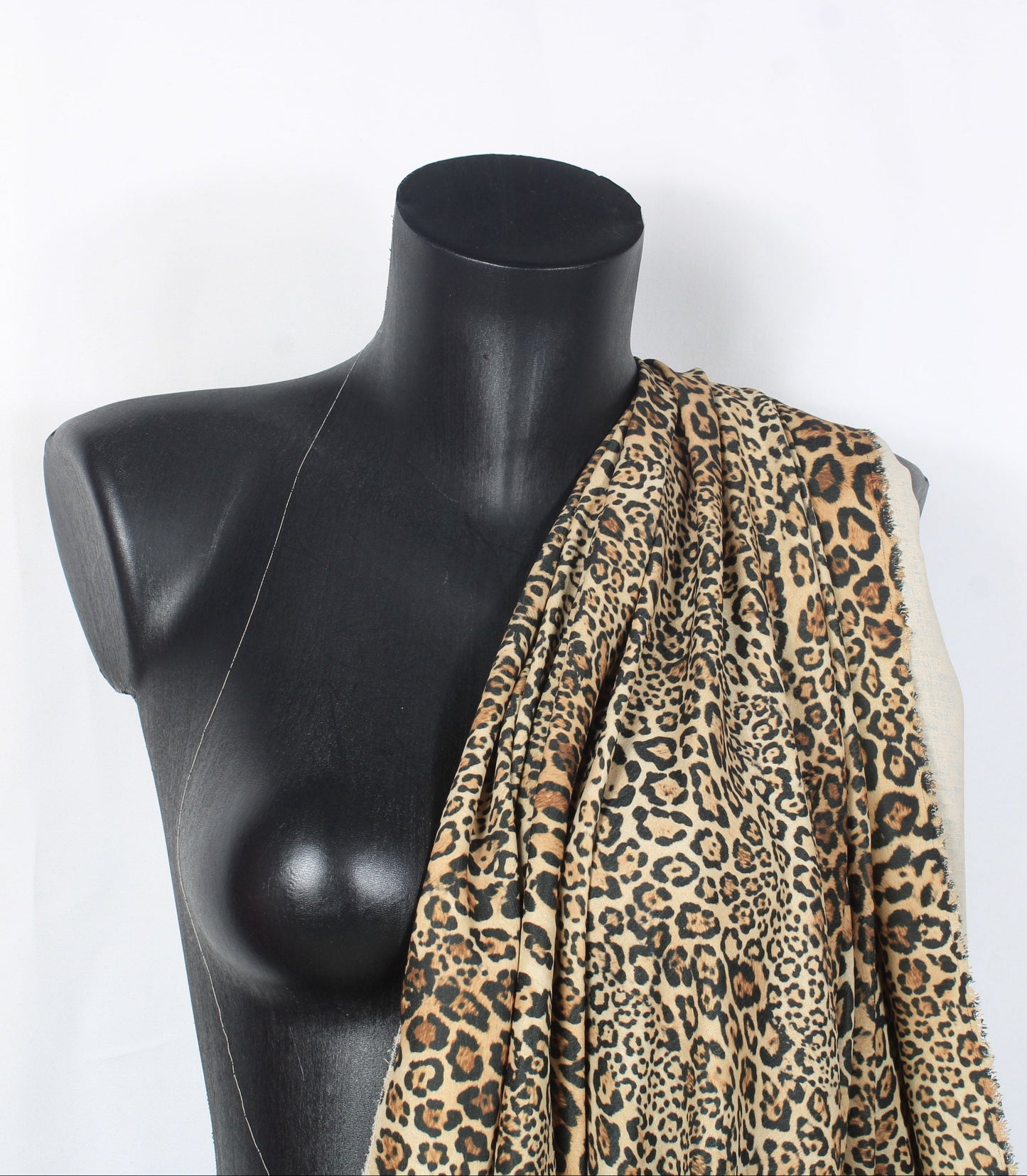 Tissu crêpe - imprimé leopard - photo 4/5 | So Tissus
