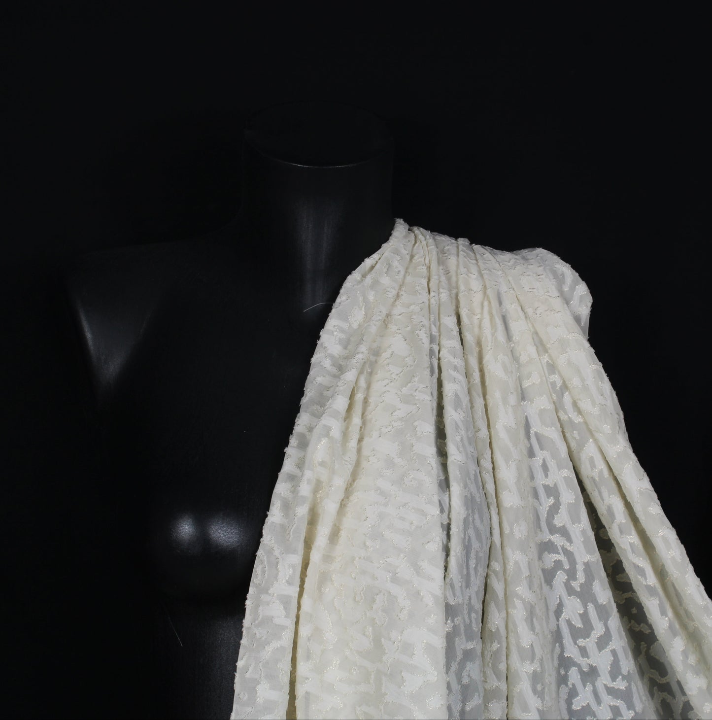Tissu dévoré - motif tacheté - écru et doré - photo 3/5 | So Tissus