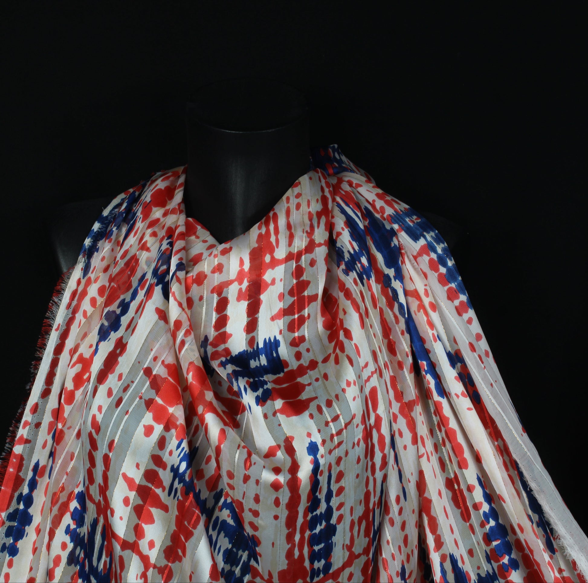 Tissu mousseline - imprimé tacheté - ton rouge et bleu - photo 3/5 | So Tissus