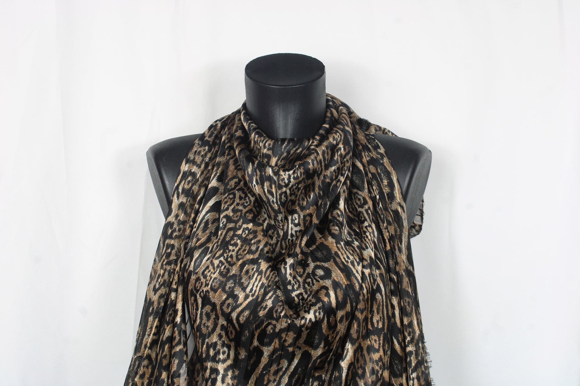 Tissu mousseline - imprimé leopard - grande tache - photo 4/5 | So Tissus