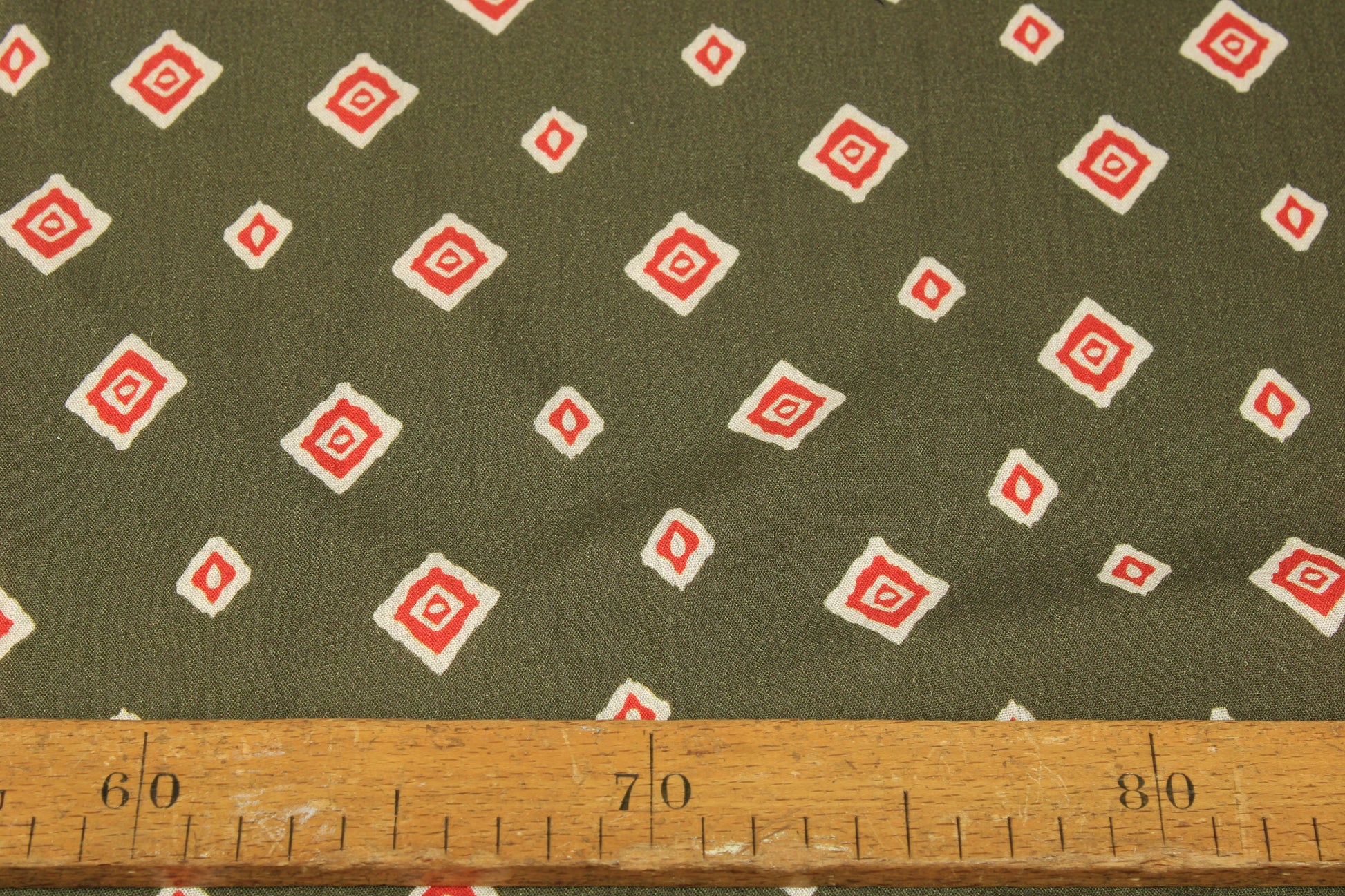 Tissu crepe viscose - imprimé abstrait - ton kaki - photo 2/5 | So Tissus
