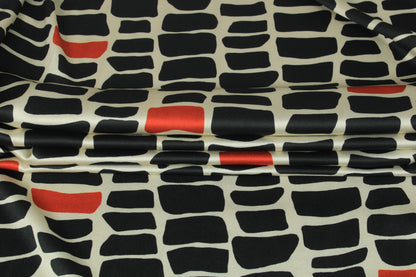 Tissu satin - imprimé tacheté - ton noir et crème - photo 2/5 | So Tissus