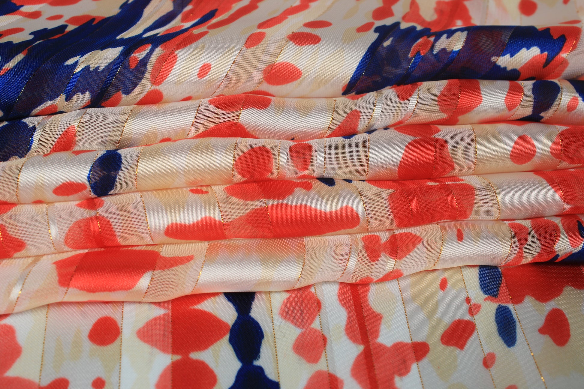 Tissu mousseline - imprimé tacheté - ton rouge et bleu - photo 2/5 | So Tissus