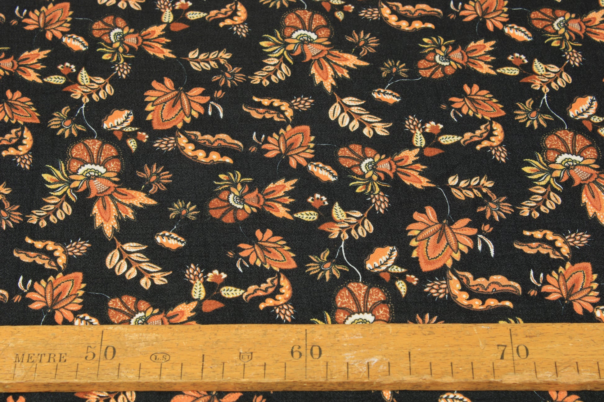 Tissu crêpe viscose - imprimé fleuri - ton orange - photo 5/5 | So Tissus
