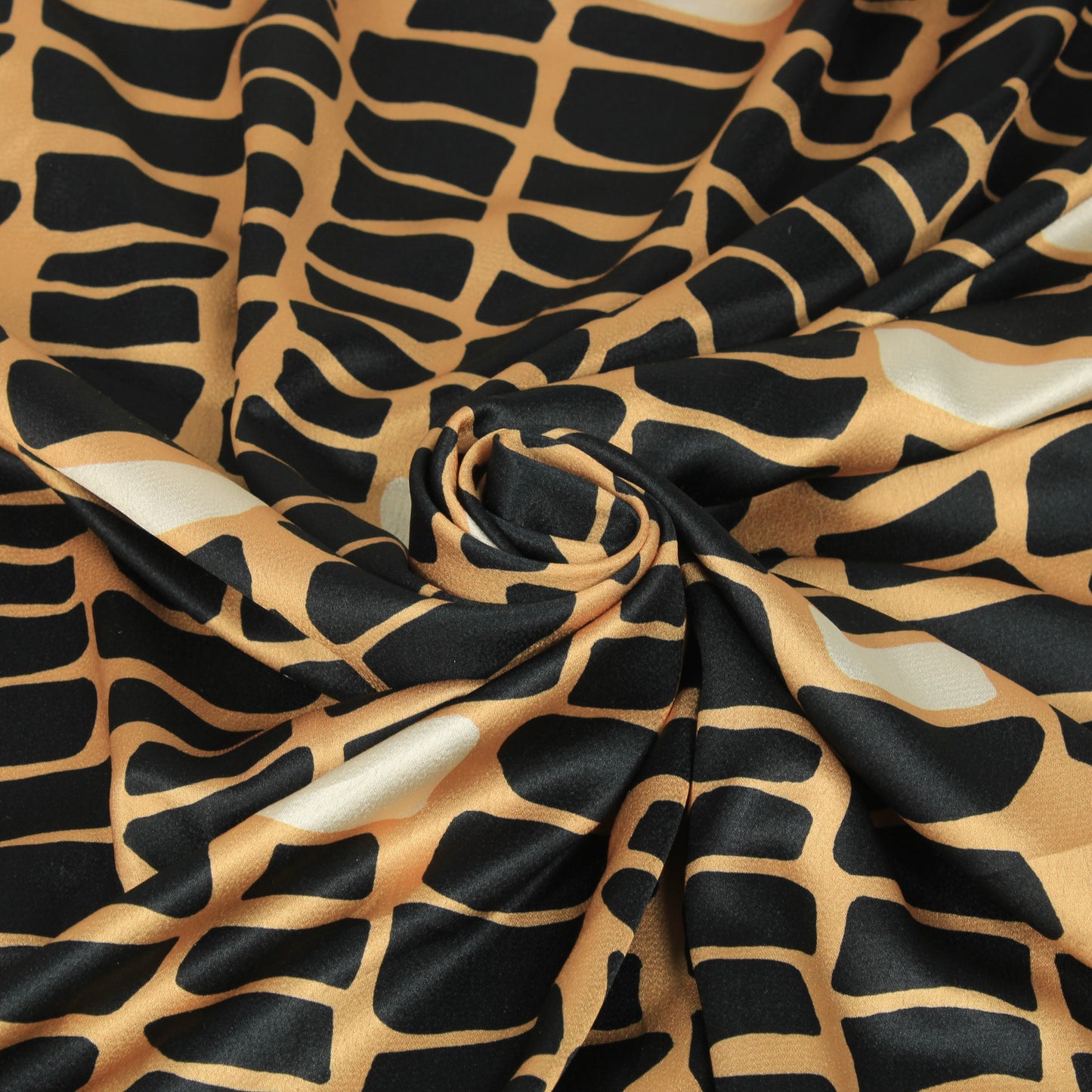 Tissu satin - imprimé tacheté - ton noir et beige - photo 1/5 | So Tissus