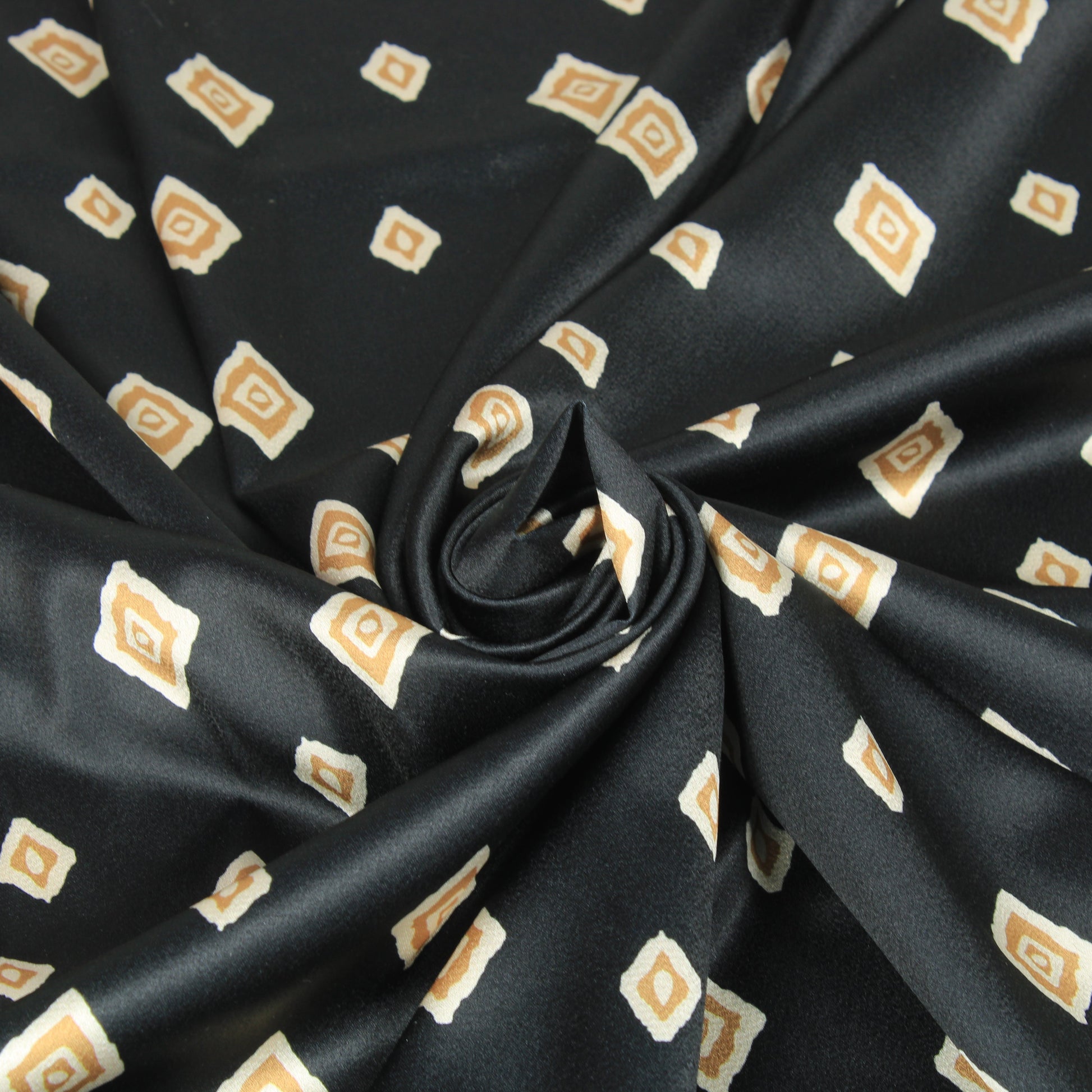 Tissu satin - imprimé abstrait - ton noir - photo 1/5 | So Tissus