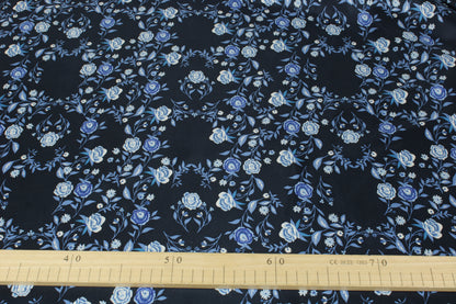 Tissu twill de soie - imprimé fleuri - ton bleu marine - photo 5/5 | So Tissus