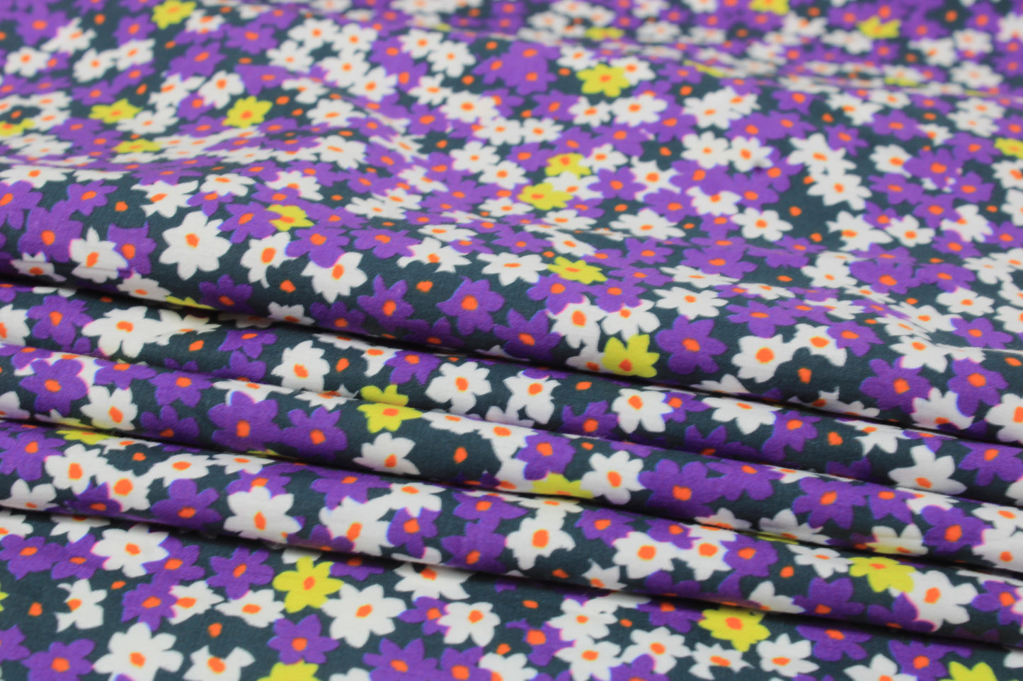 Tissu popeline de coton prestige - imprimé fleuri - ton violet - photo 2/5 | So Tissus