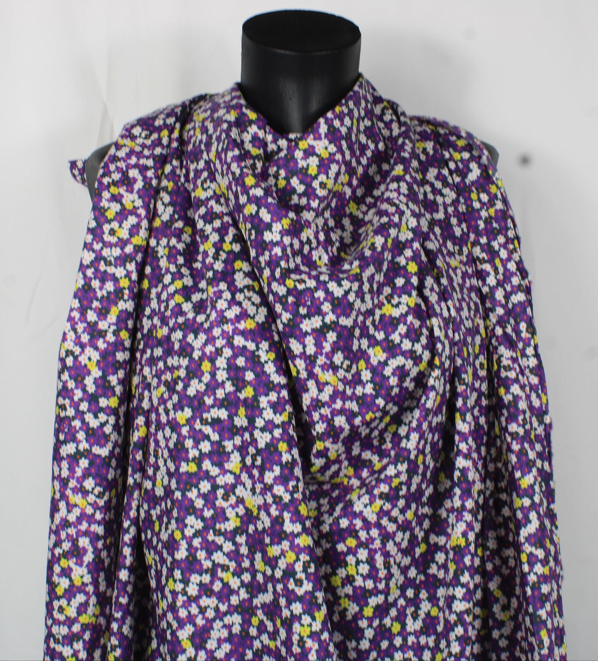 Tissu popeline de coton prestige - imprimé fleuri - ton violet - photo 4/5 | So Tissus