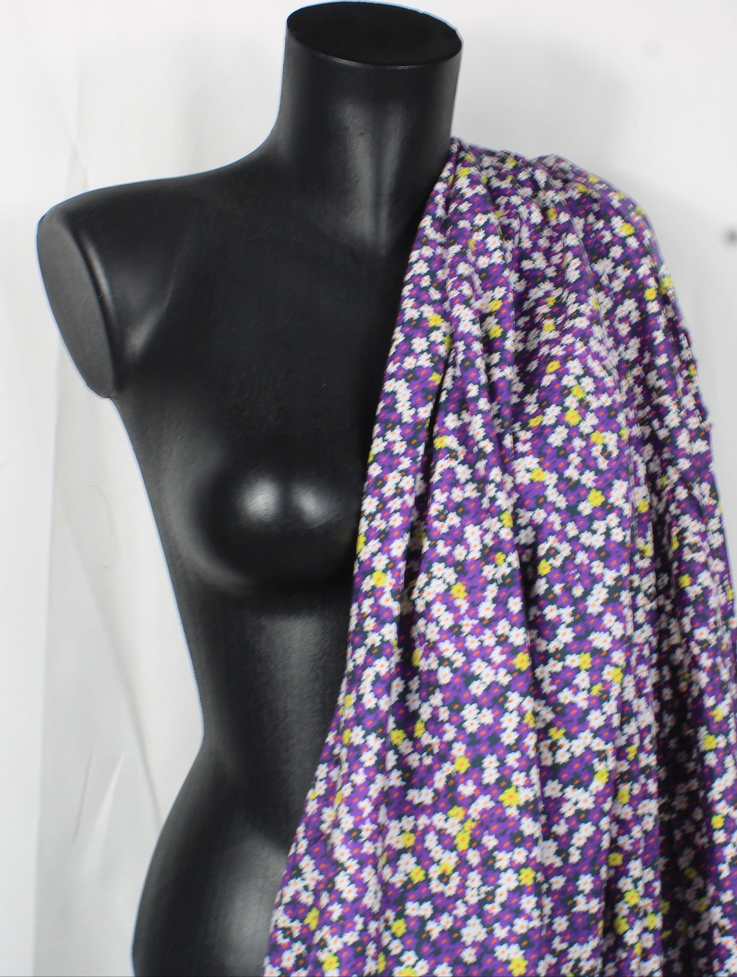 Tissu popeline de coton prestige - imprimé fleuri - ton violet - photo 5/5 | So Tissus