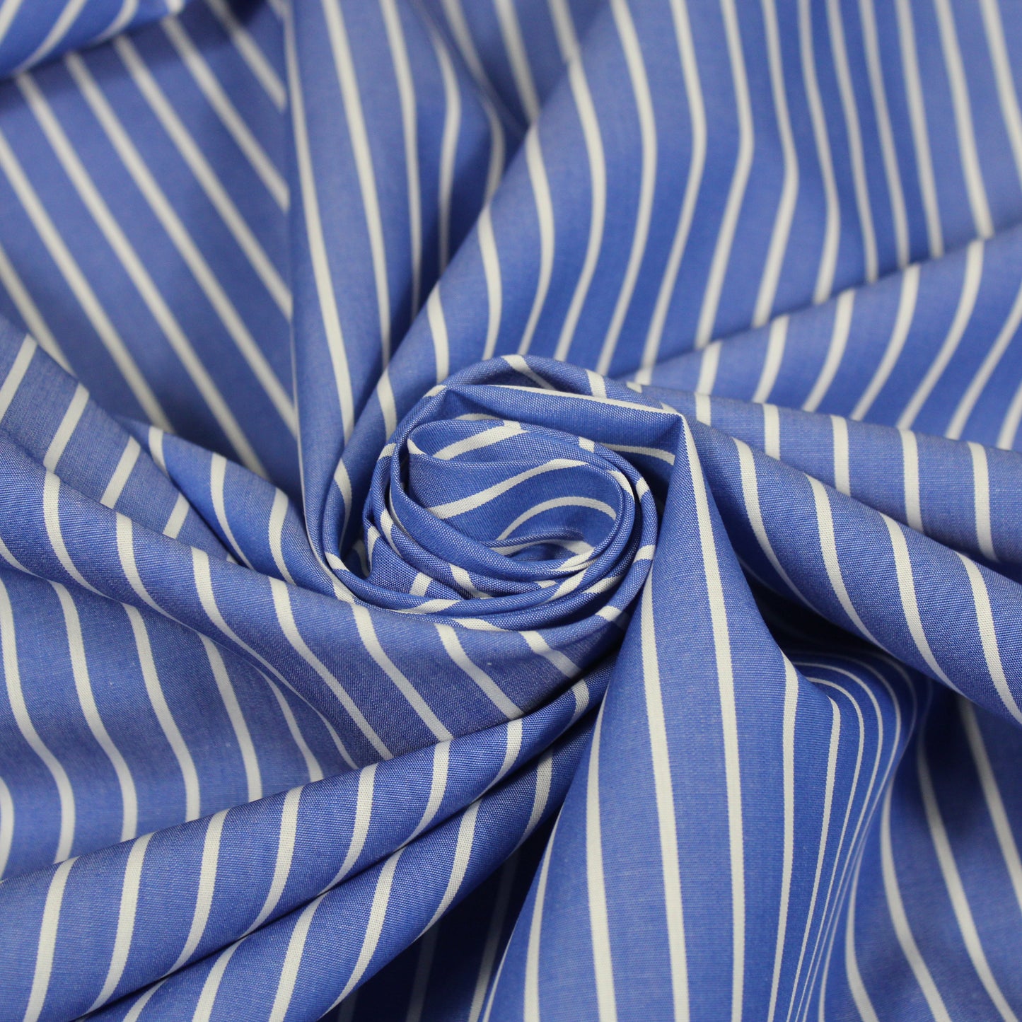Tissu popeline coton  prestige - à rayures - blanc et bleu - photo 1/5 | So Tissus