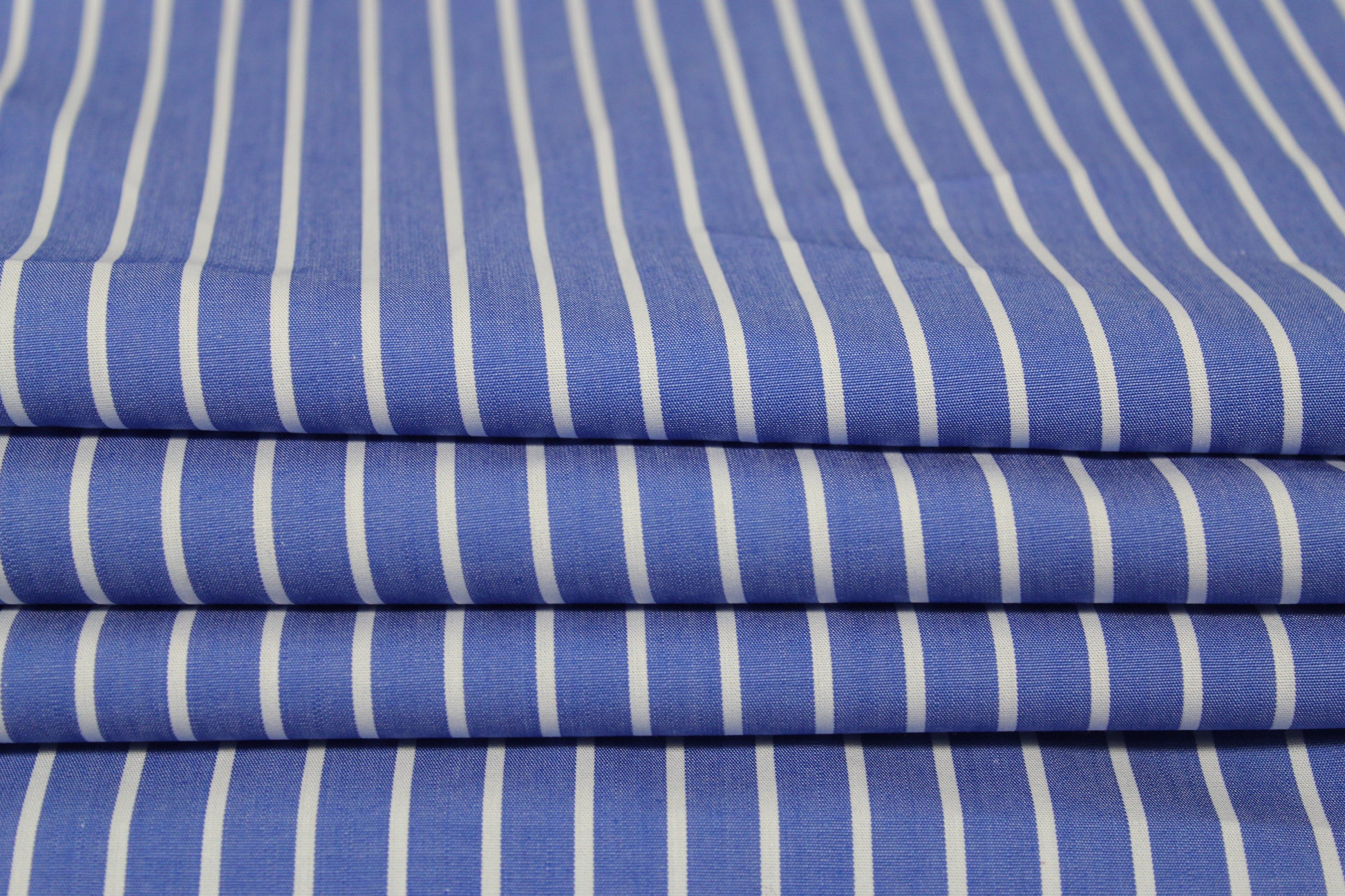 Tissu popeline coton  prestige - à rayures - blanc et bleu - photo 2/5 | So Tissus