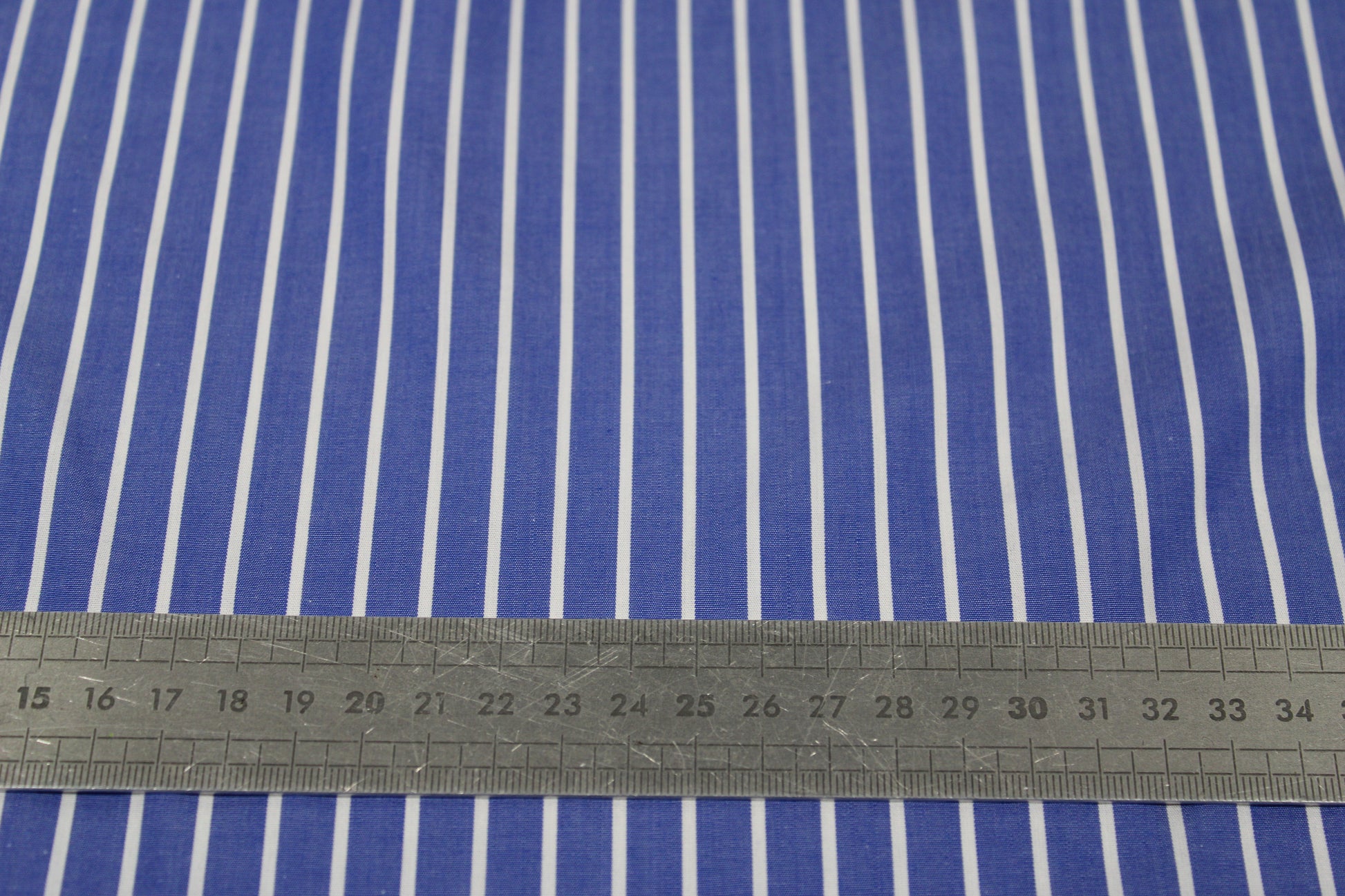 Tissu popeline coton  prestige - à rayures - blanc et bleu - photo 5/5 | So Tissus