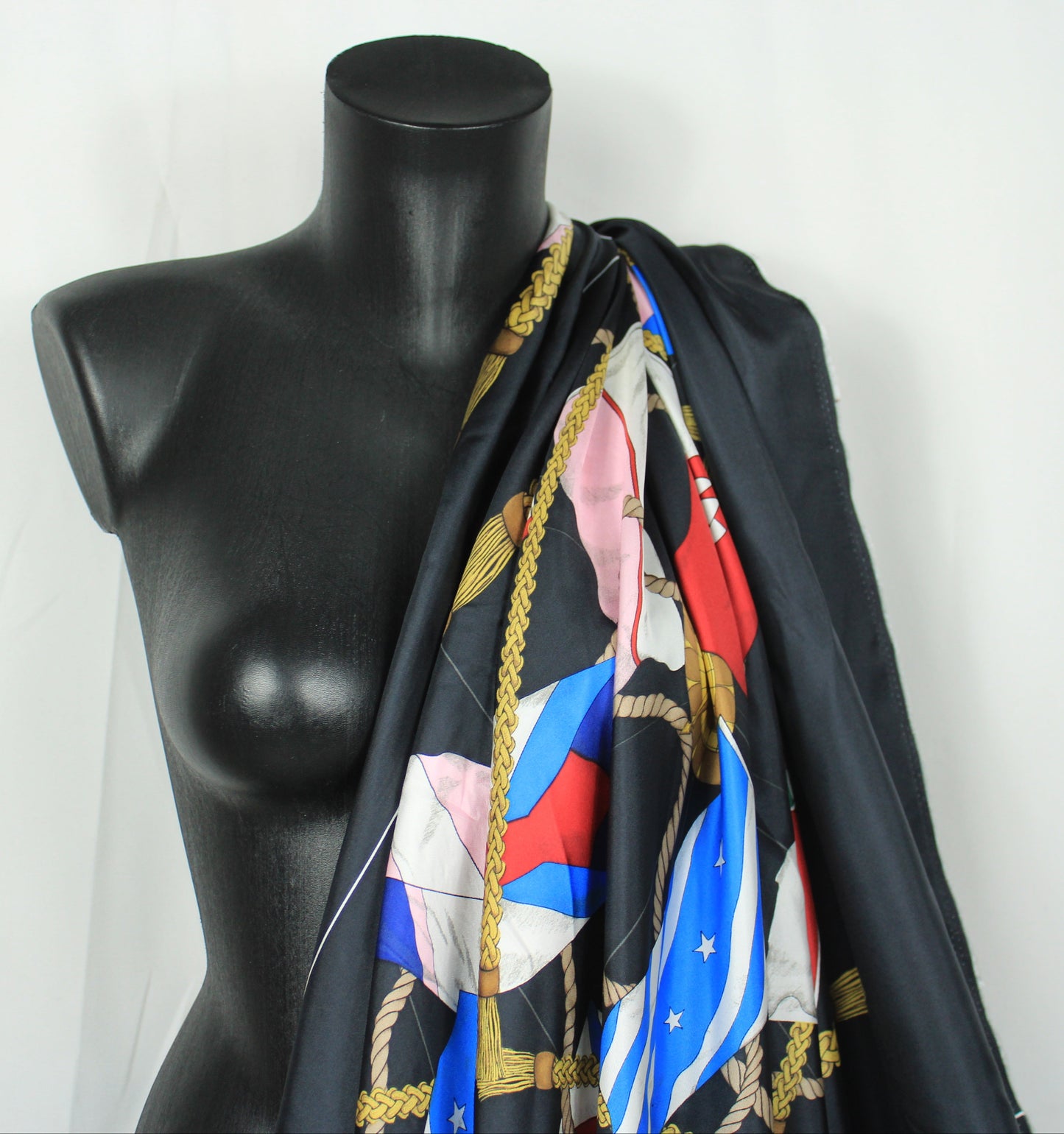 Tissu twill de soie - imprimé drapeaux - multicolore - par panneau - photo 4/5 | So Tissus