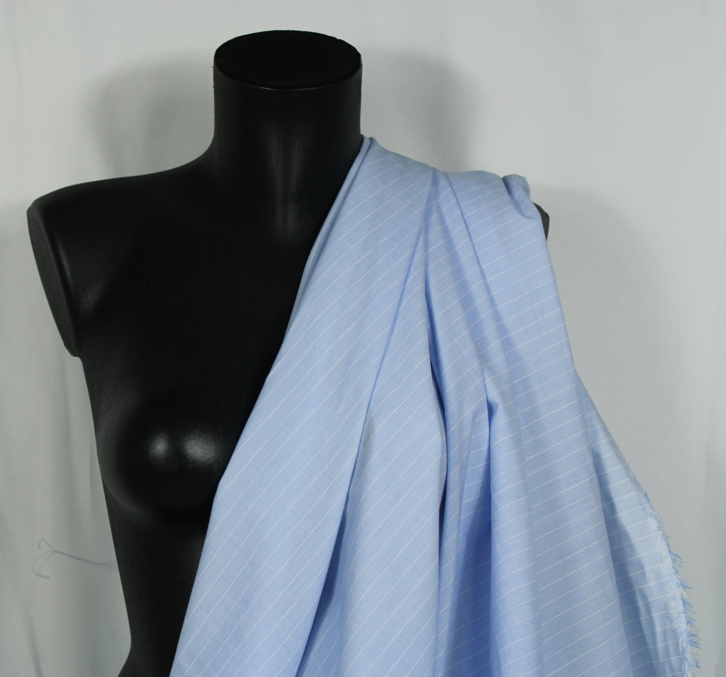 Tissu popeline de coton  - à rayure - bleu clair et blanc - photo 3/4 | So Tissus