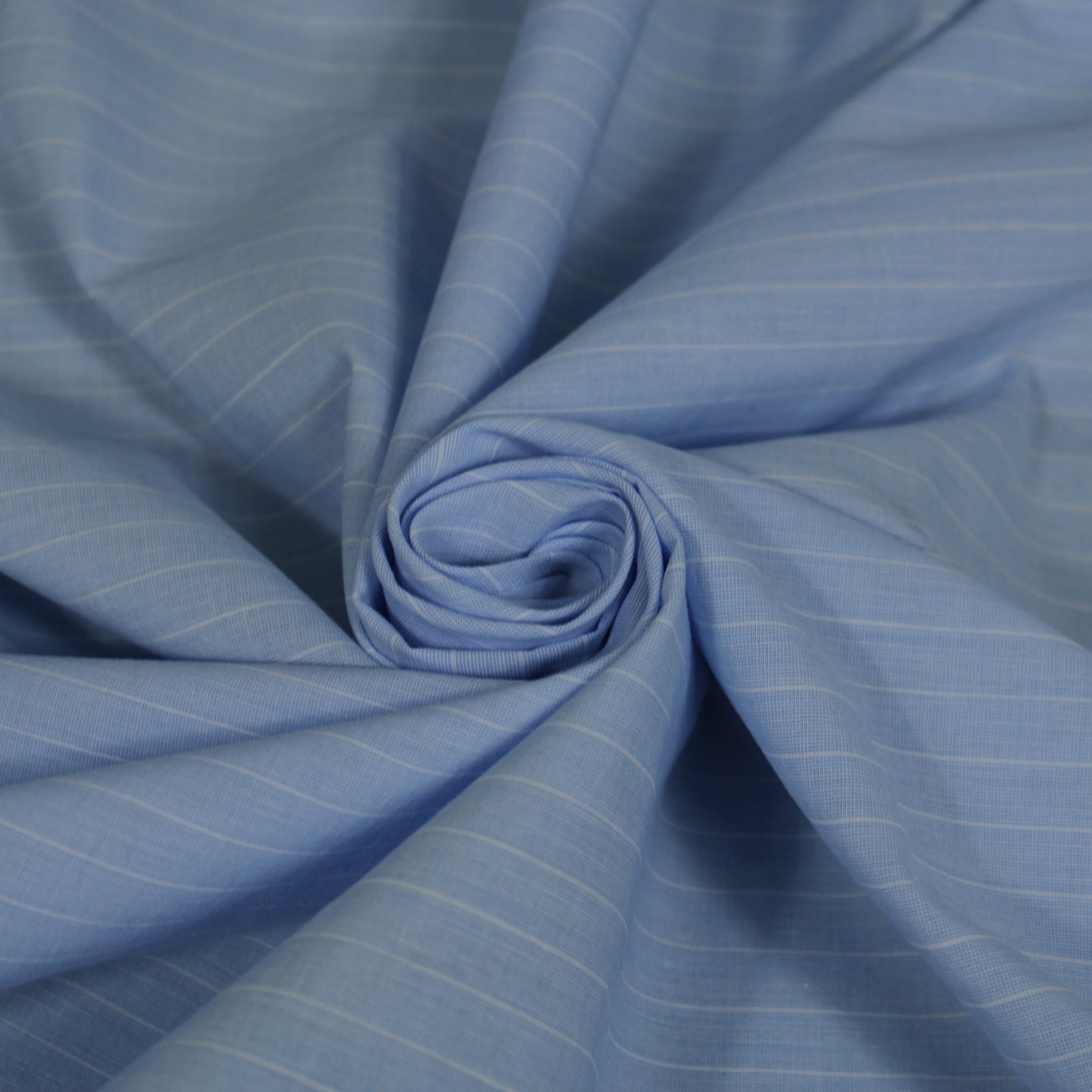 Tissu popeline de coton  - à rayure - bleu clair et blanc - photo 1/4 | So Tissus