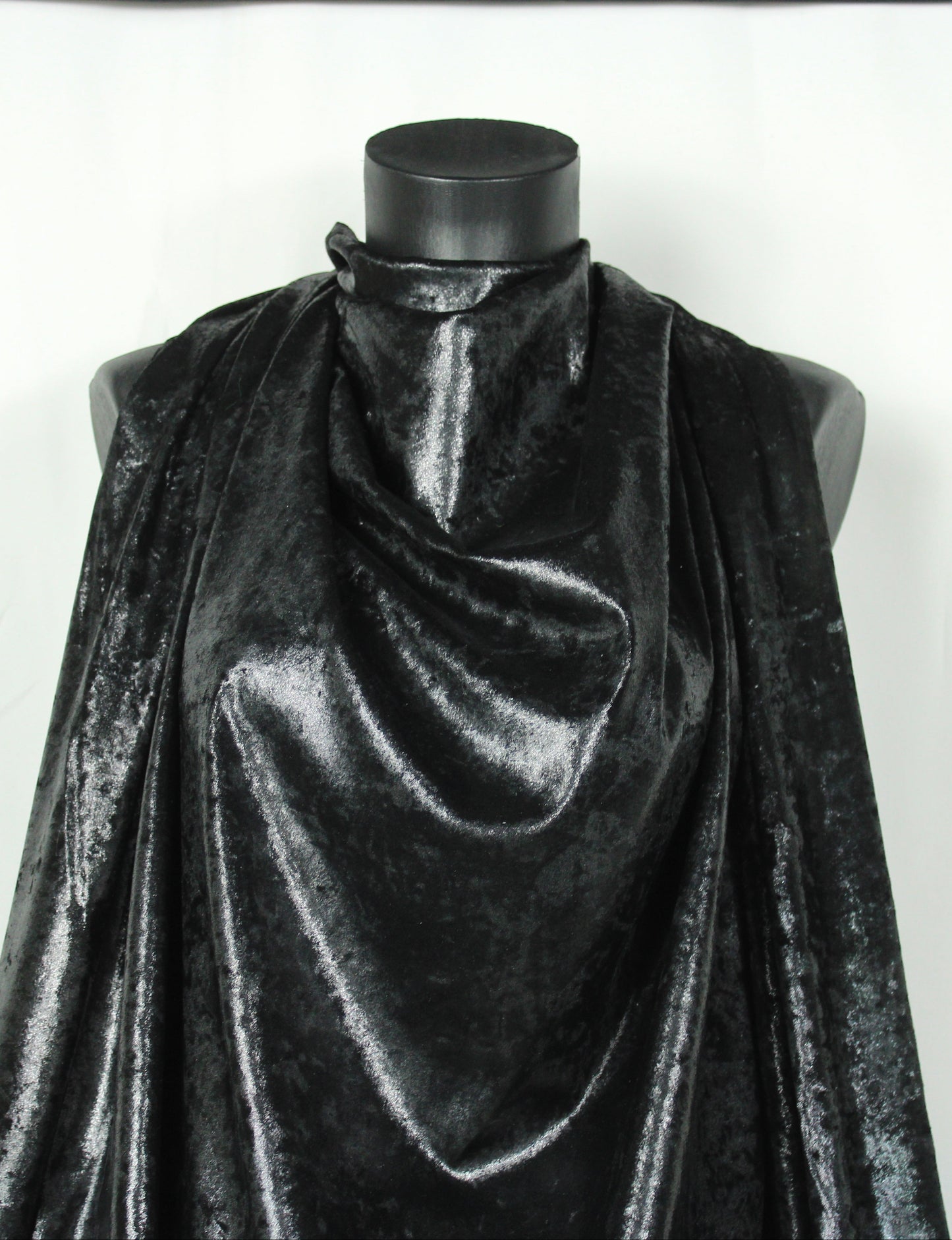 Tissu maille velours frappé  - noir irisé - photo 4/4 | So Tissus