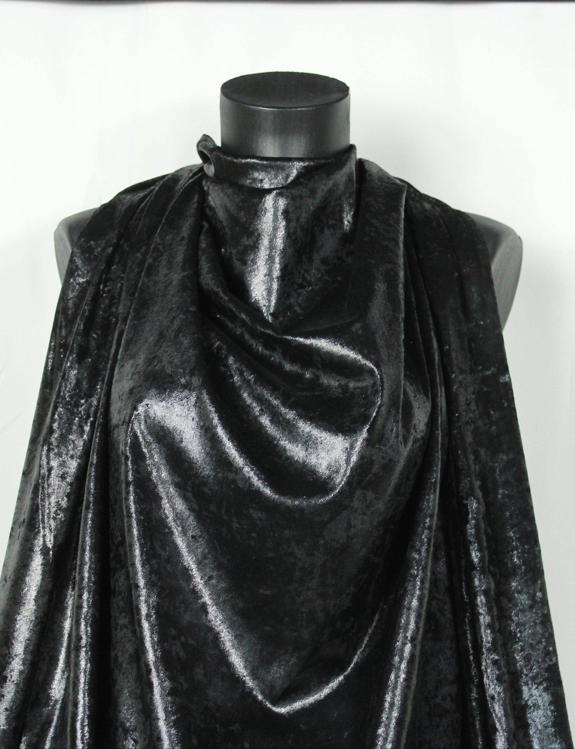 Tissu maille velours frappé  - noir irisé - photo 4/4 | So Tissus