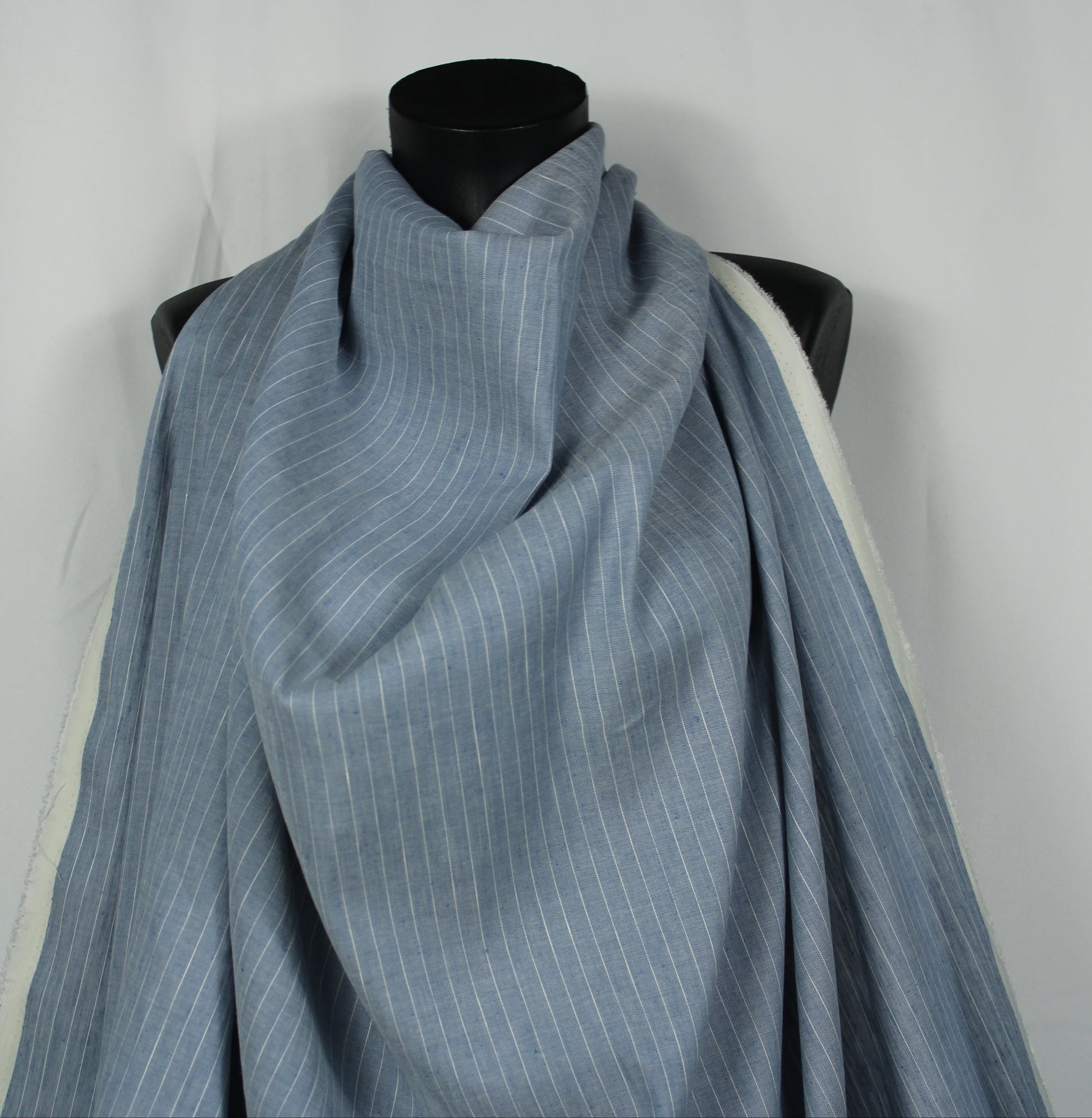 Tissu lin  - à rayures - bleu ciel et blanc - photo 4/5 | So Tissus