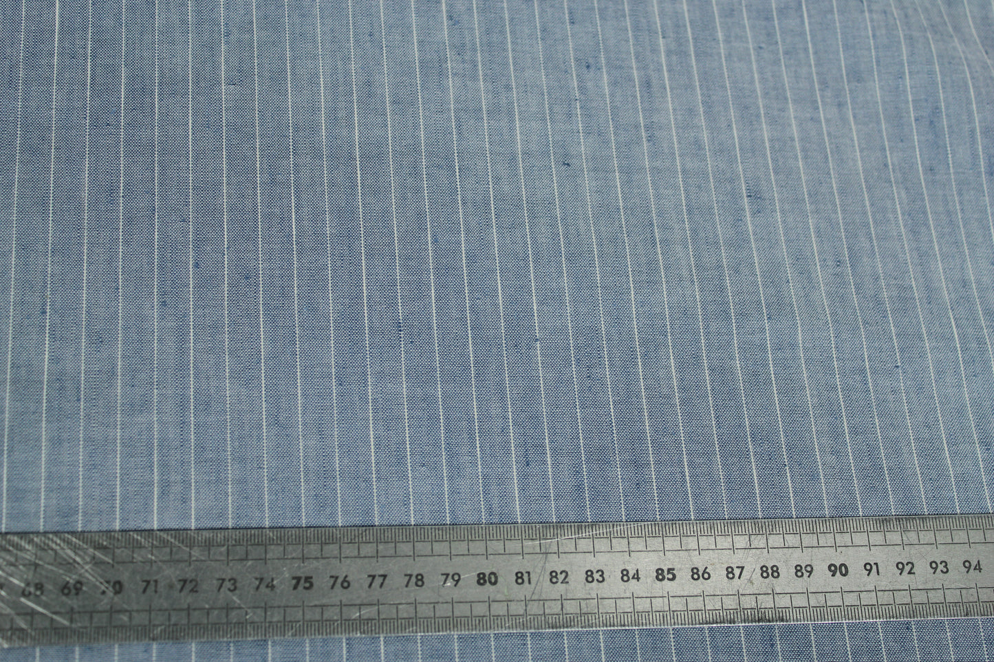 Tissu lin  - à rayures - bleu ciel et blanc - photo 5/5 | So Tissus