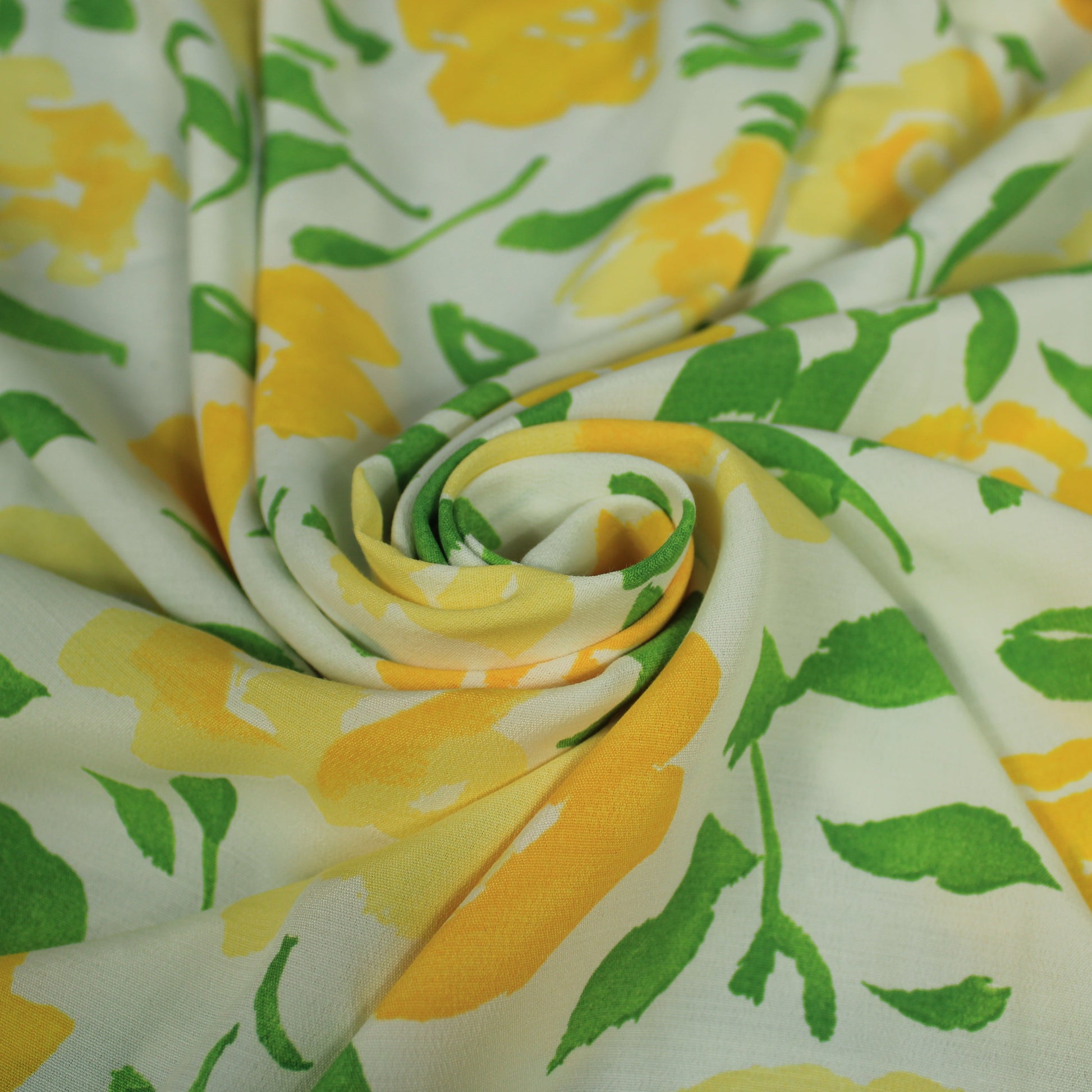 Tissu crêpe viscose - imprimé fleurs vintage - blanc vert et jaune - photo 1/5 | So Tissus