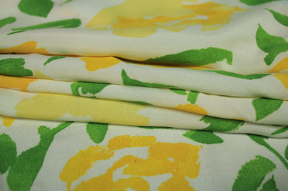 Tissu crêpe viscose - imprimé fleurs vintage - blanc vert et jaune - photo 2/5 | So Tissus