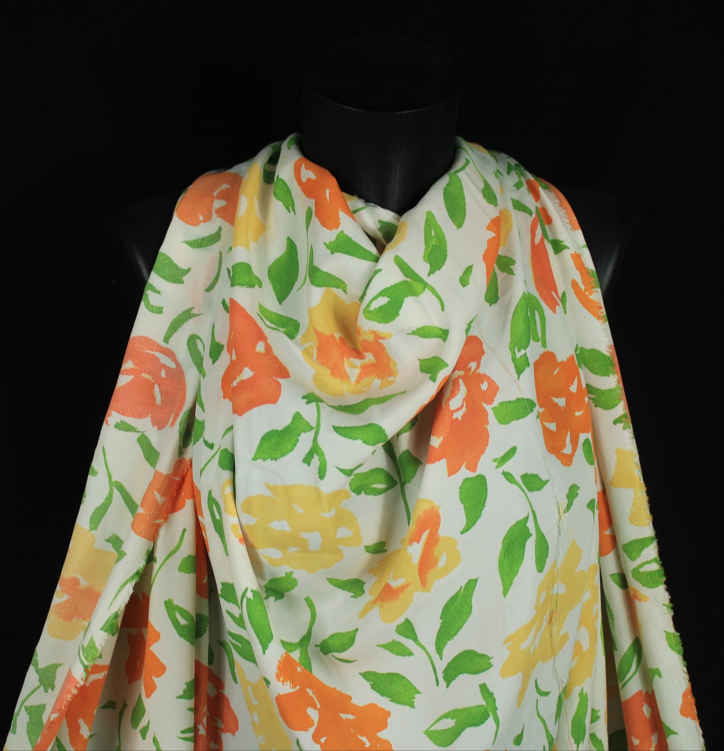 Tissu crêpe viscose - imprimé fleurs vintage - blanc, vert, orange - photo 3/5 | So Tissus