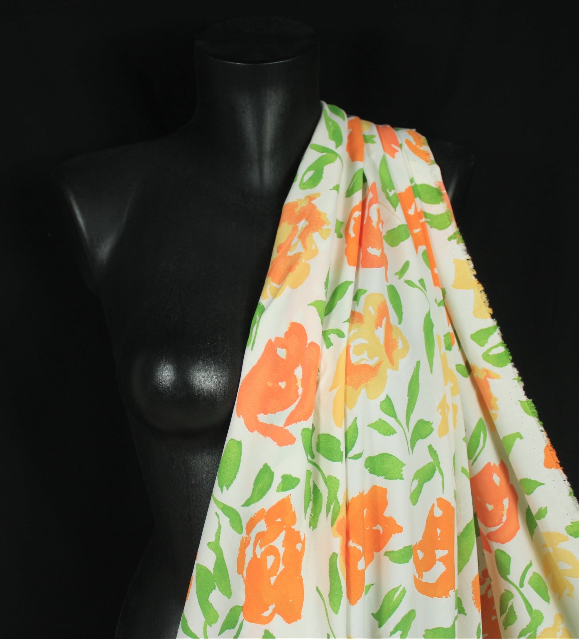 Tissu crêpe viscose - imprimé fleurs vintage - blanc, vert, orange - photo 4/5 | So Tissus