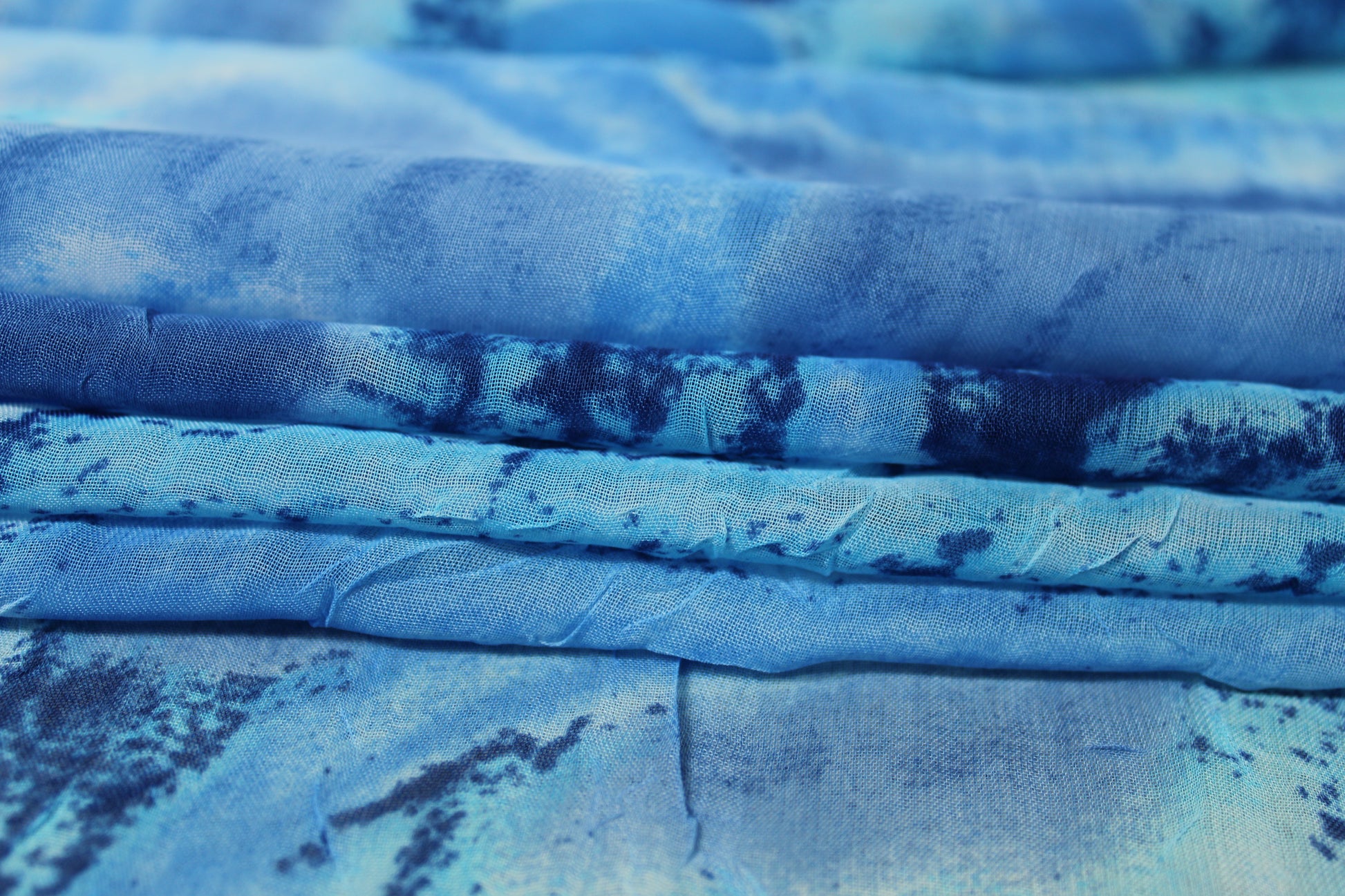 Tissu crêpon  - imprimé vintage - ton bleu - photo 2/5 | So Tissus