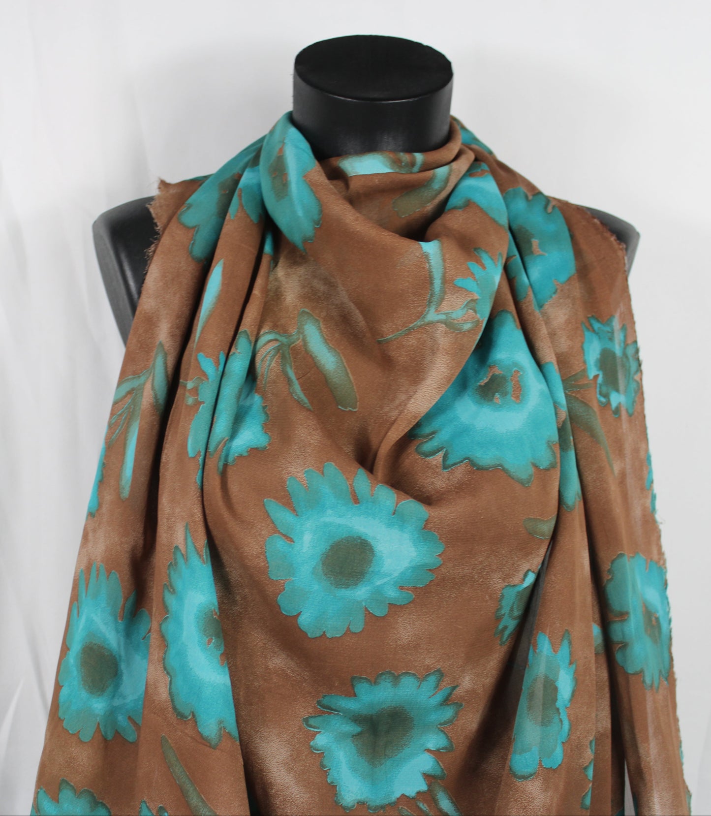 Tissu crêpe georgette  - imprimé fleurs vintages - ton marron et bleu - photo 3/5 | So Tissus