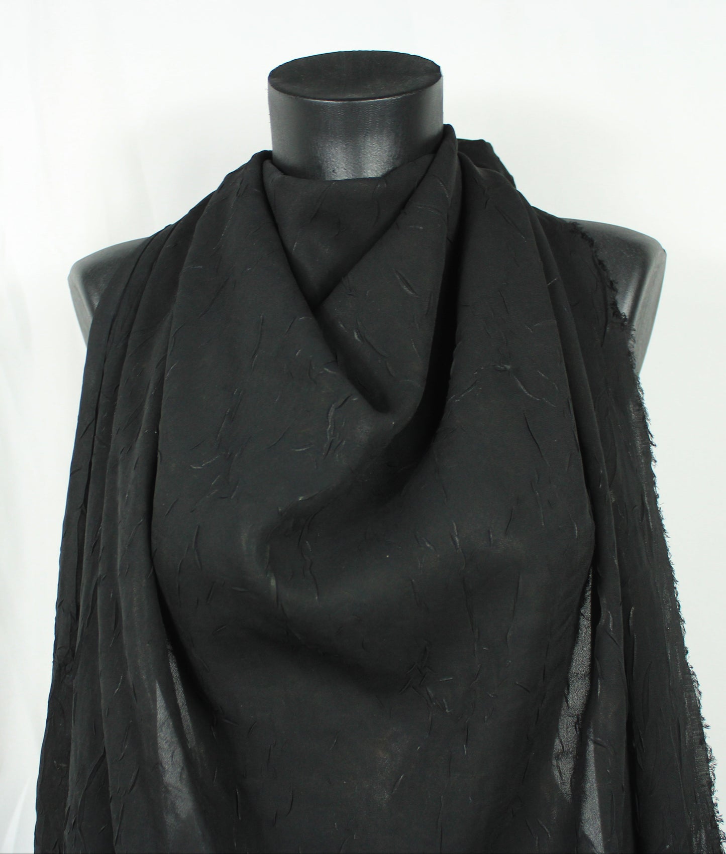 Tissu crêpon  - noir - photo 3/4 | So Tissus
