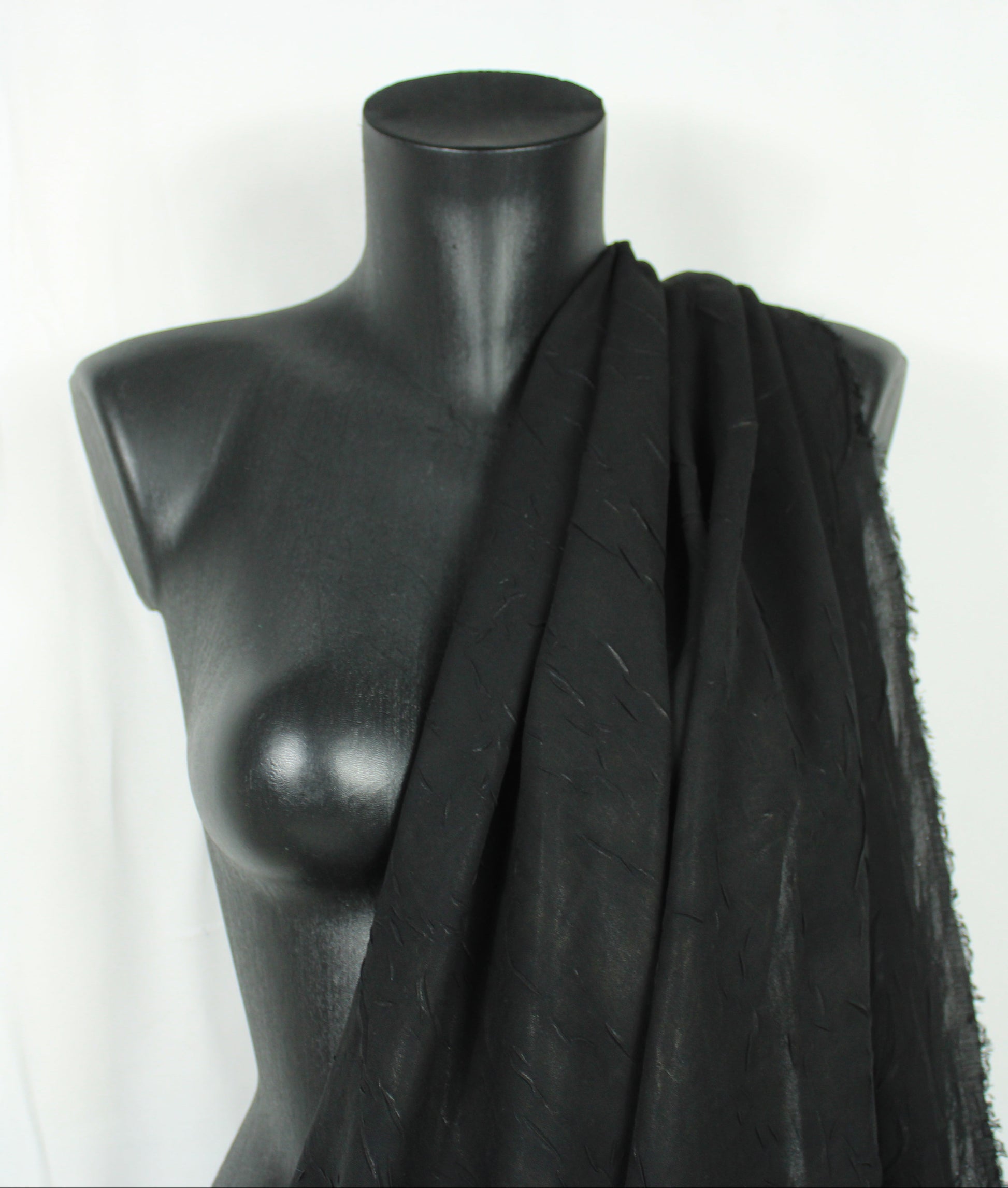 Tissu crêpon  - noir - photo 4/4 | So Tissus