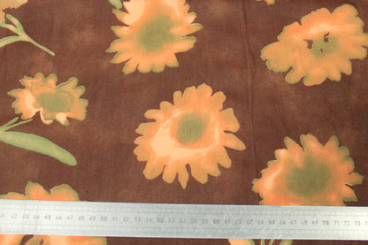 Tissu crêpe georgette  - imprimé fleurs vintages - ton marron et saumon - photo 5/5 | So Tissus