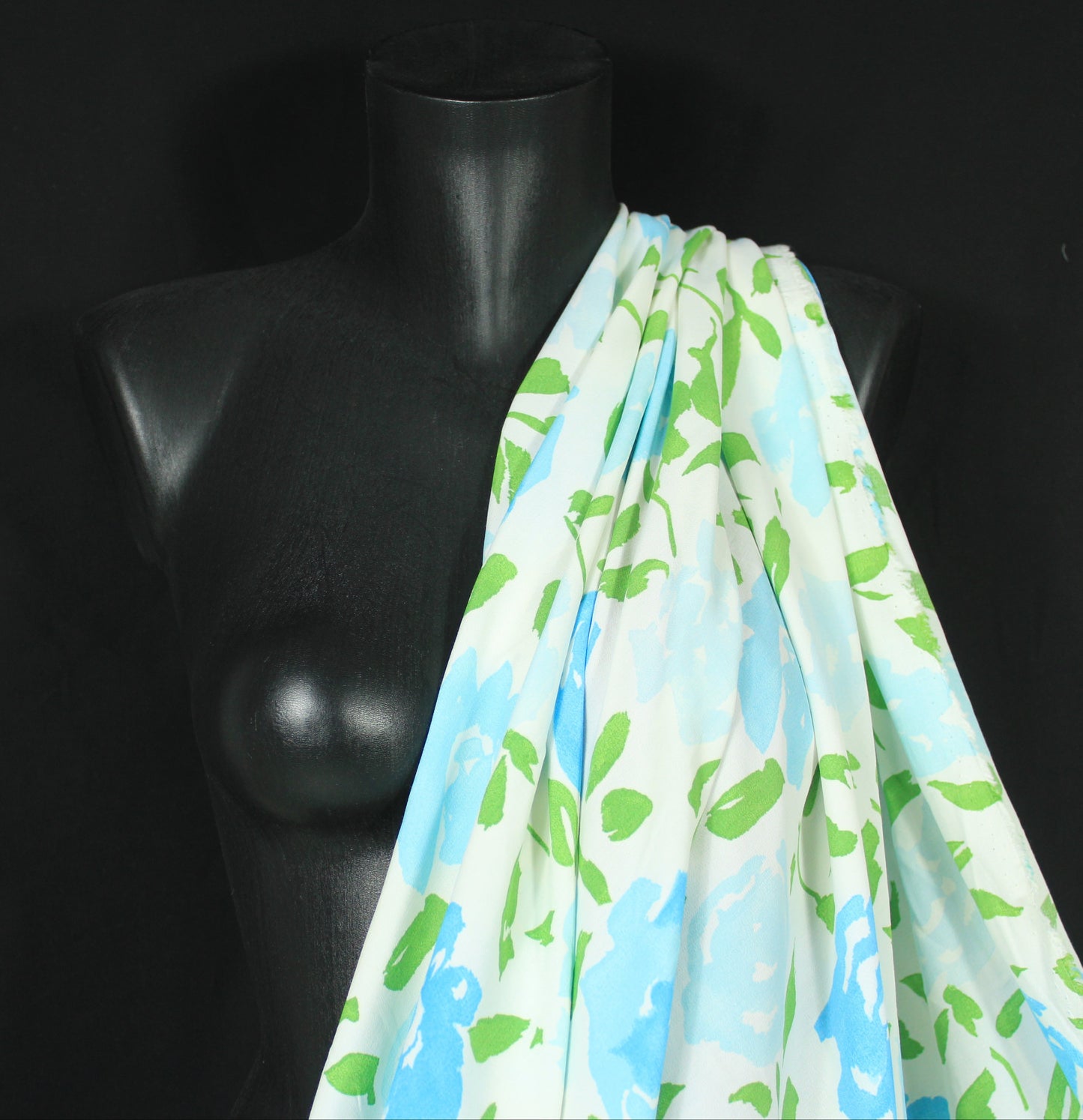 Tissu crêpe viscose - imprimé fleurs vintage - blanc, vert, bleu - photo 2/5 | So Tissus